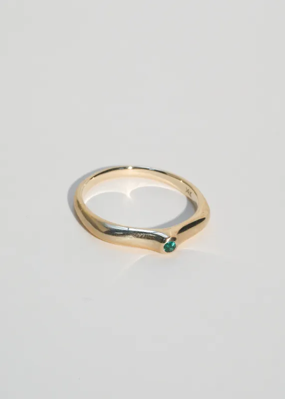 Archive Dulce Ring in Gold - Emerald made by Mondo Mondo