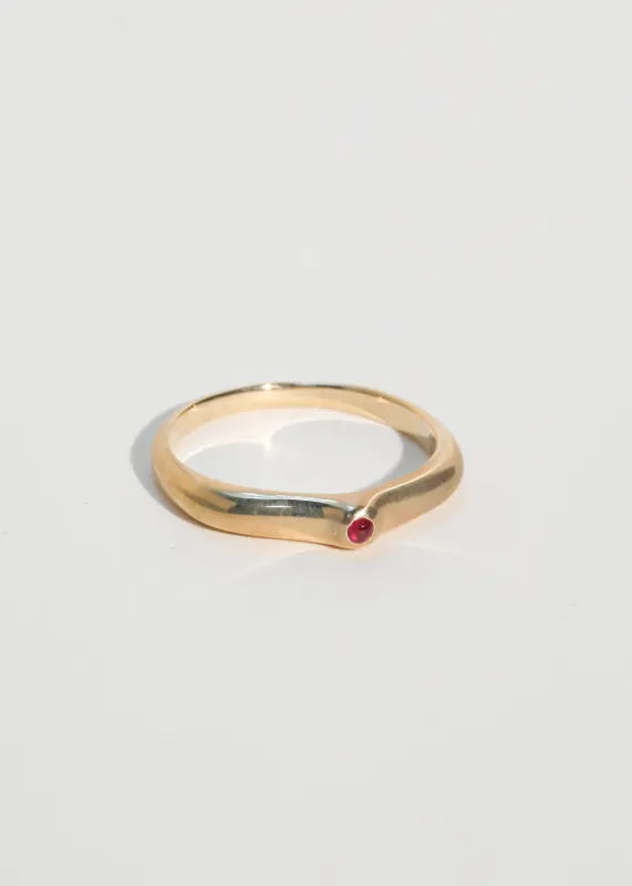 Archive Dulce Ring in Gold - Ruby Cabochon made by Mondo Mondo