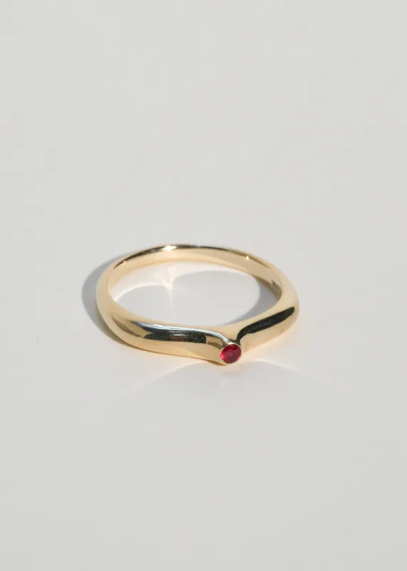Archive Dulce Ring in Gold - Faceted Ruby made by Mondo Mondo