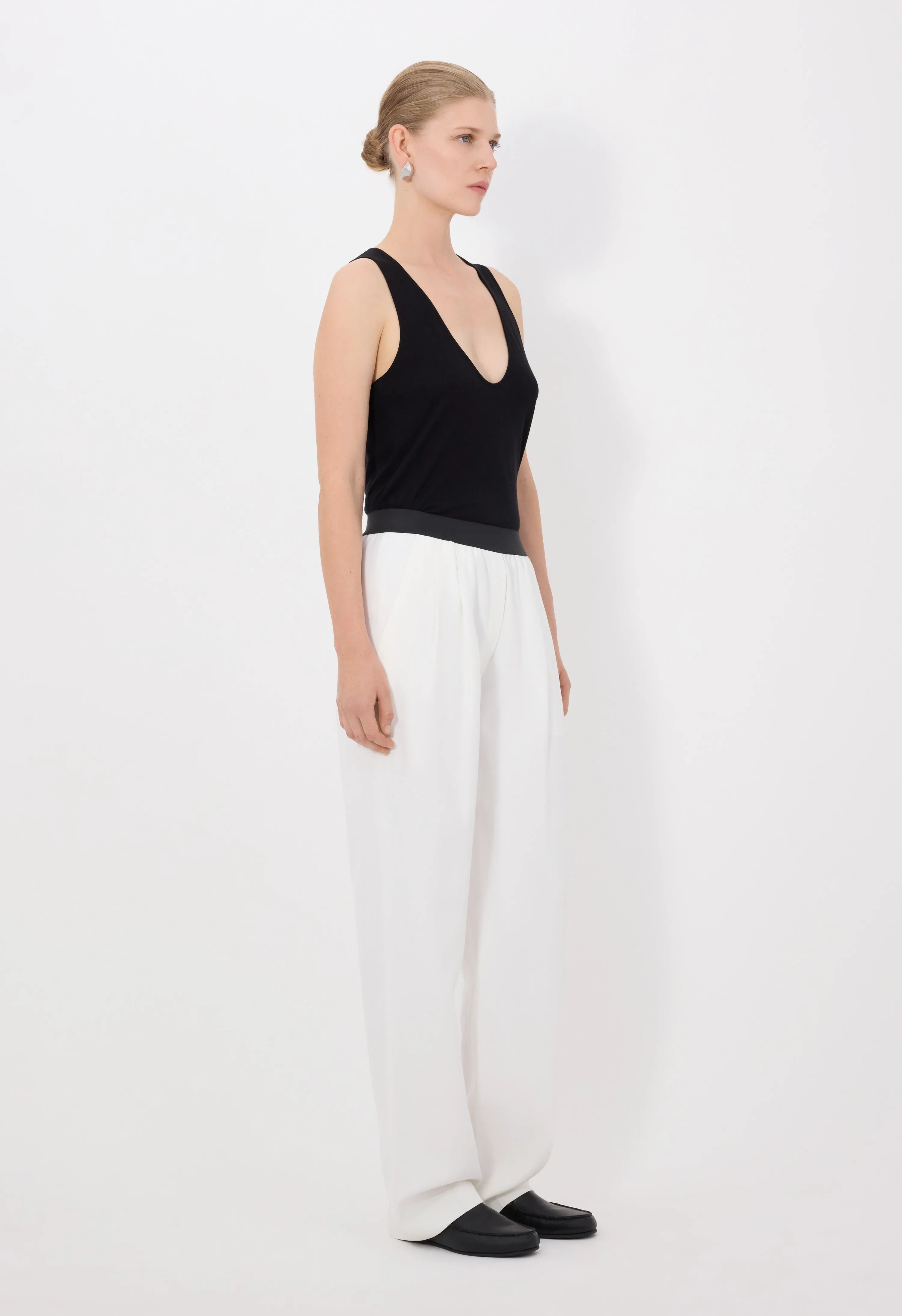 TAKAROA LDS Elasticated waistband trousers sold by Loulou De Saison product image thumbnail 3