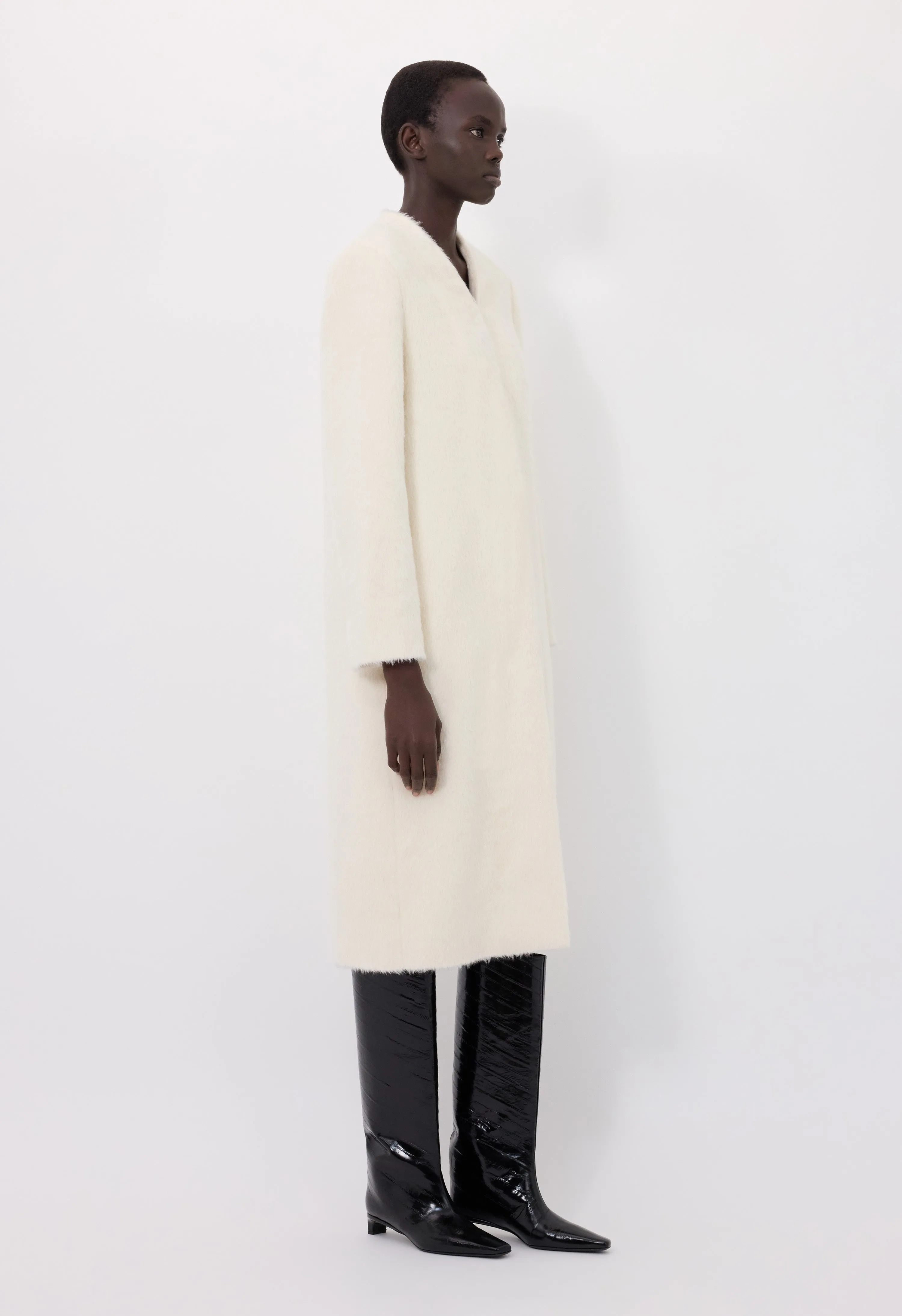 VOSS Alpaga blend V neck coat sold by Loulou De Saison product image thumbnail 3