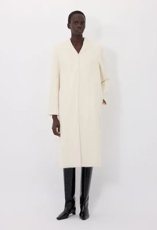 VOSS Alpaga blend V neck coat made by Loulou De Saison