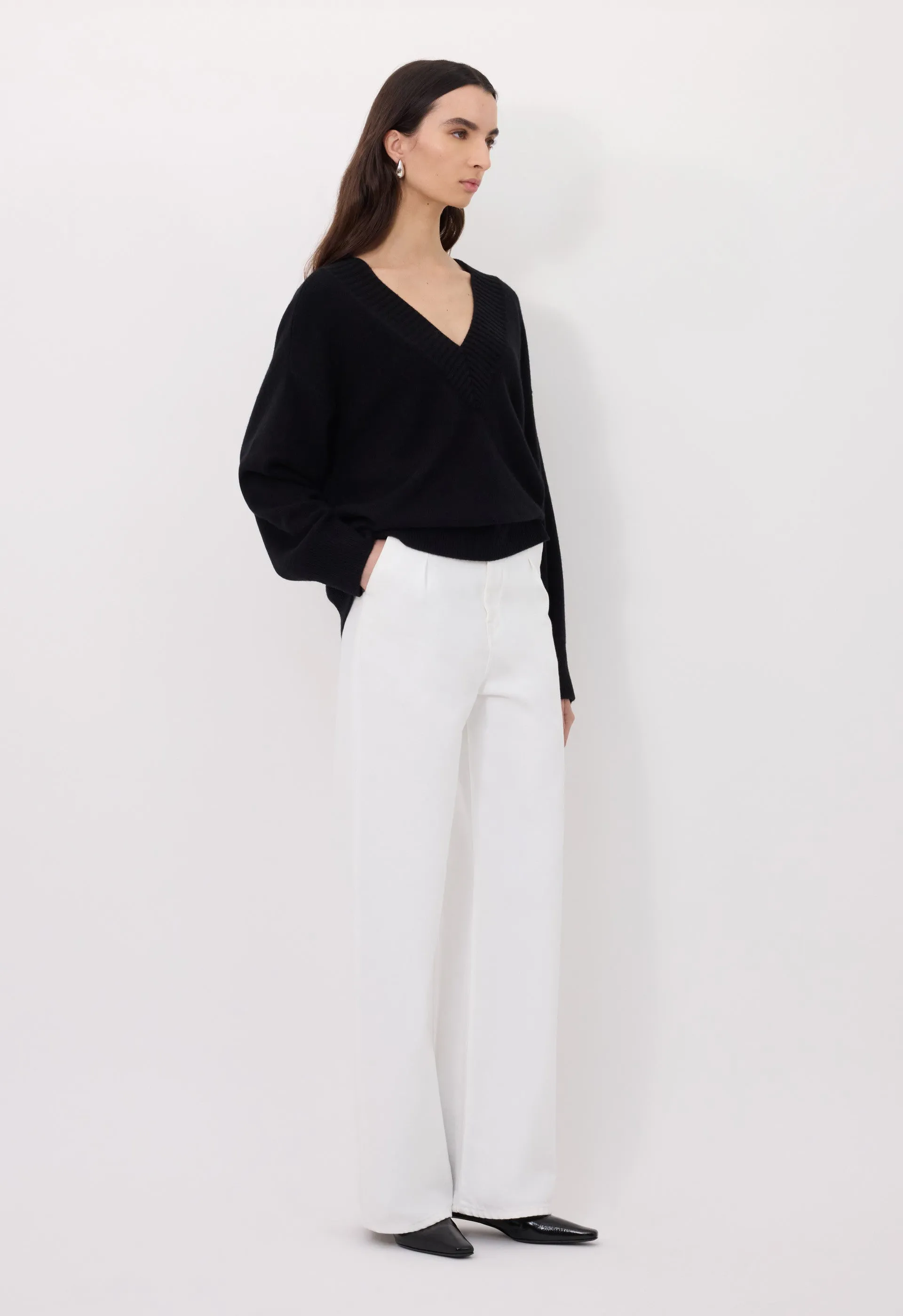 SAGE LDS V neck cashmere sweater sold by Loulou De Saison