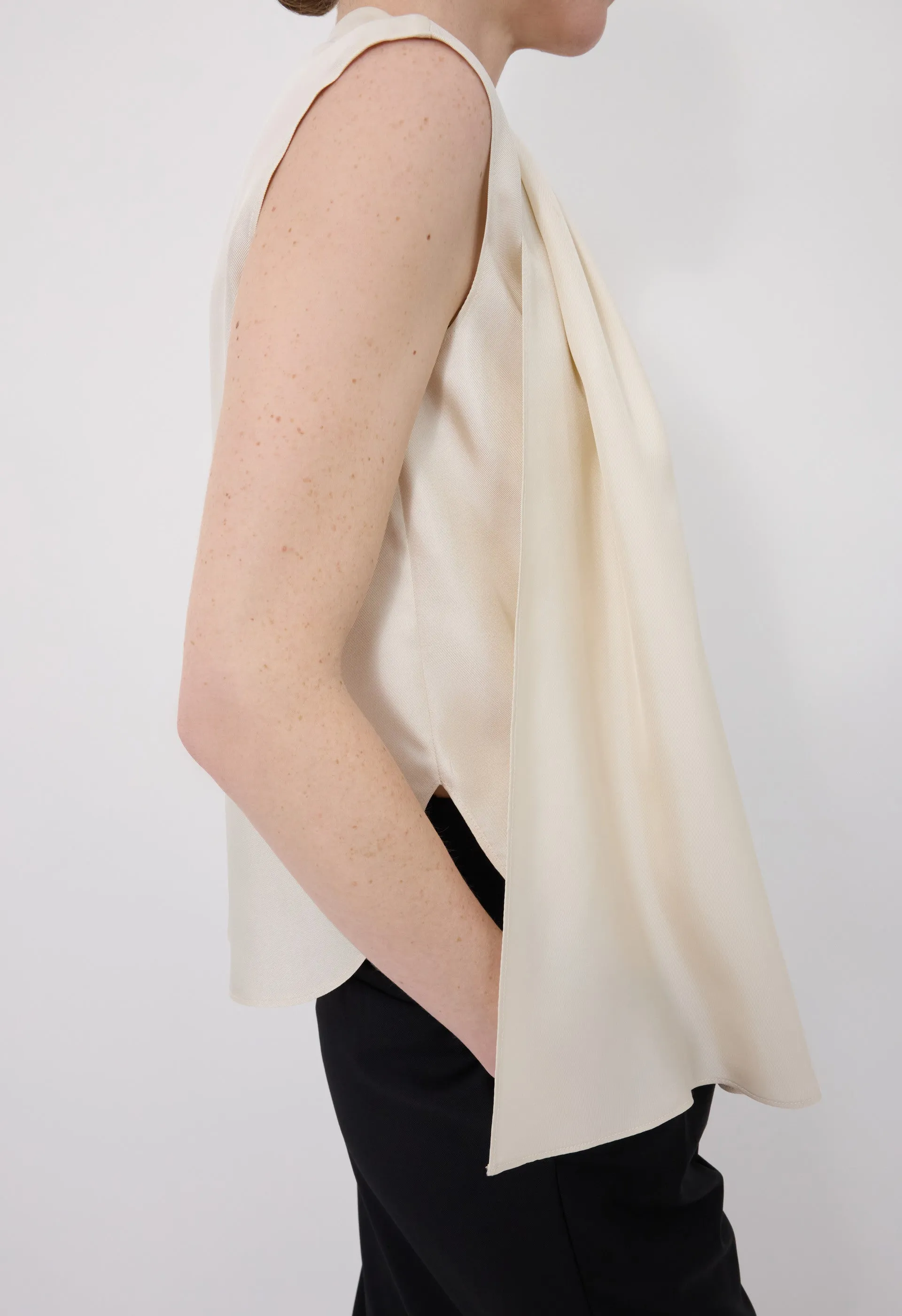SADE Sleeveless silk top sold by Loulou De Saison product image thumbnail 4