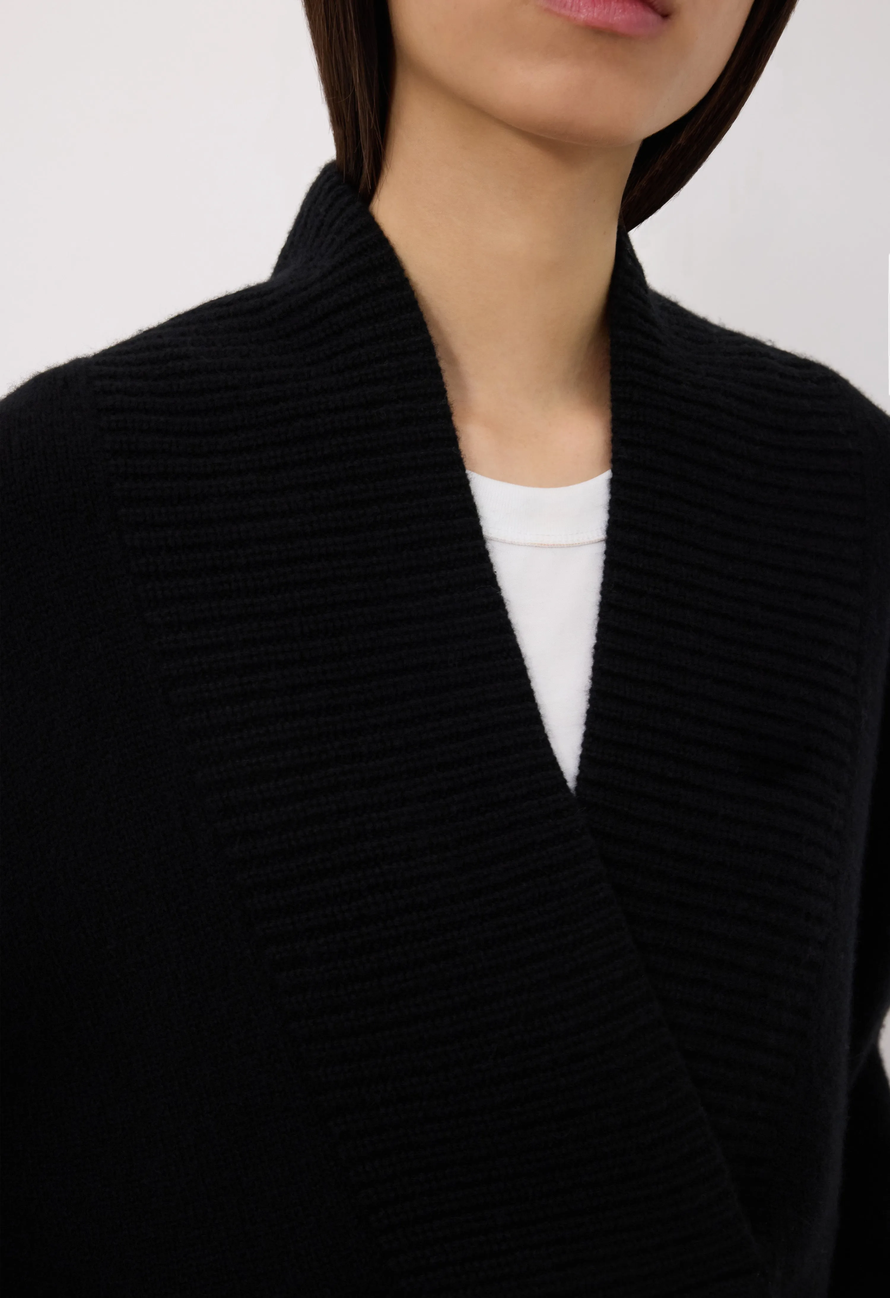 MAKELA Cashmere V neck sweater sold by Loulou De Saison product image thumbnail 4