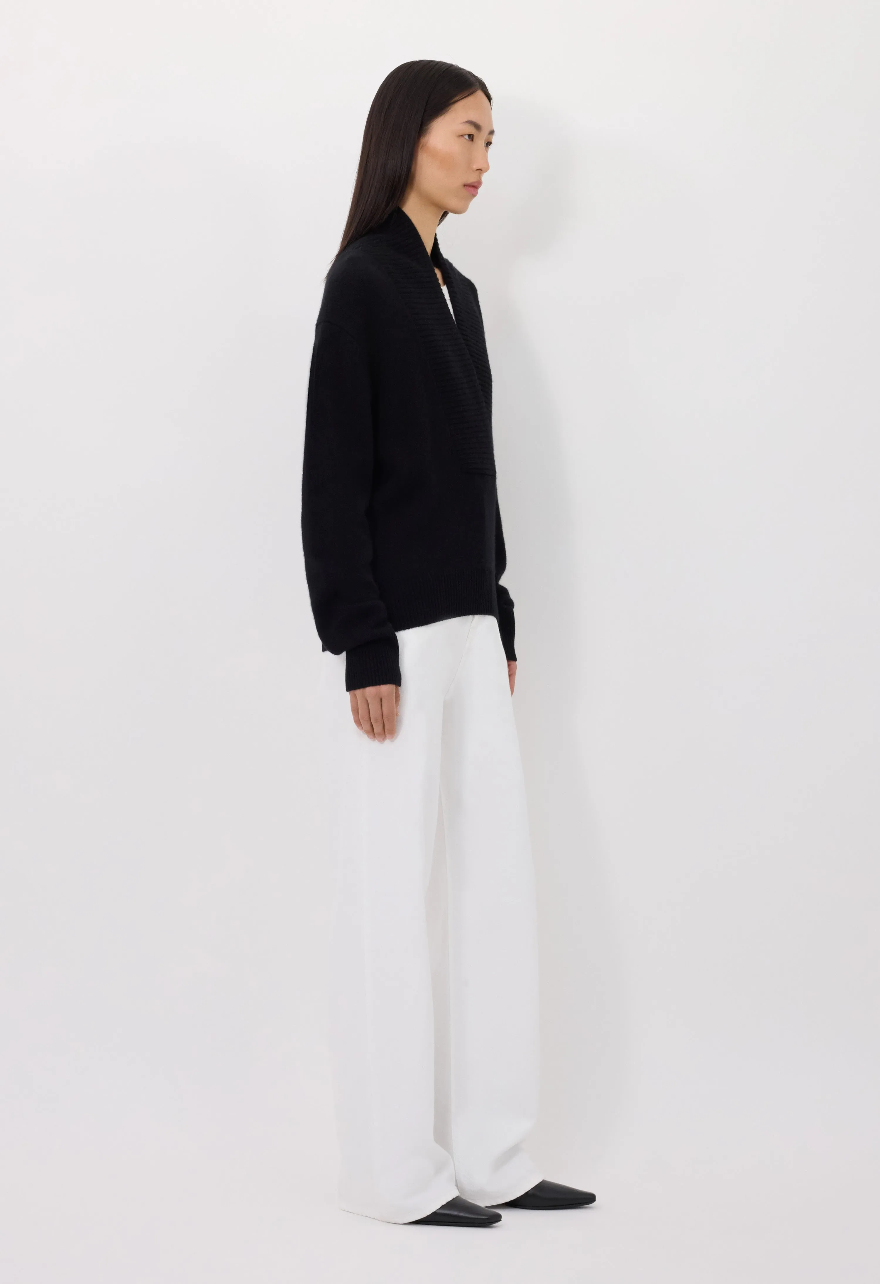 MAKELA Cashmere V neck sweater sold by Loulou De Saison product image thumbnail 3