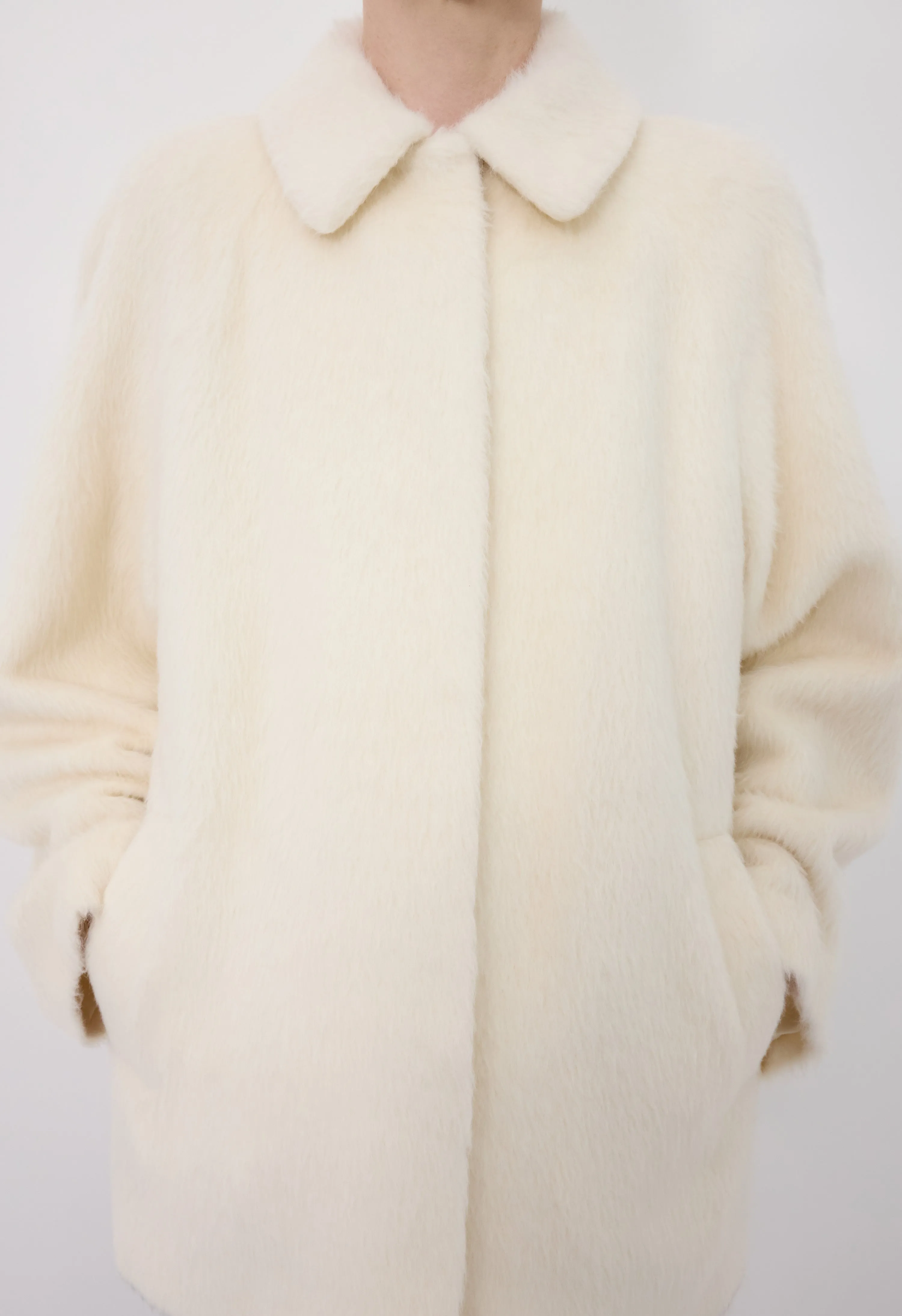 JAKOB Alpaca short coat sold by Loulou De Saison product image thumbnail 4