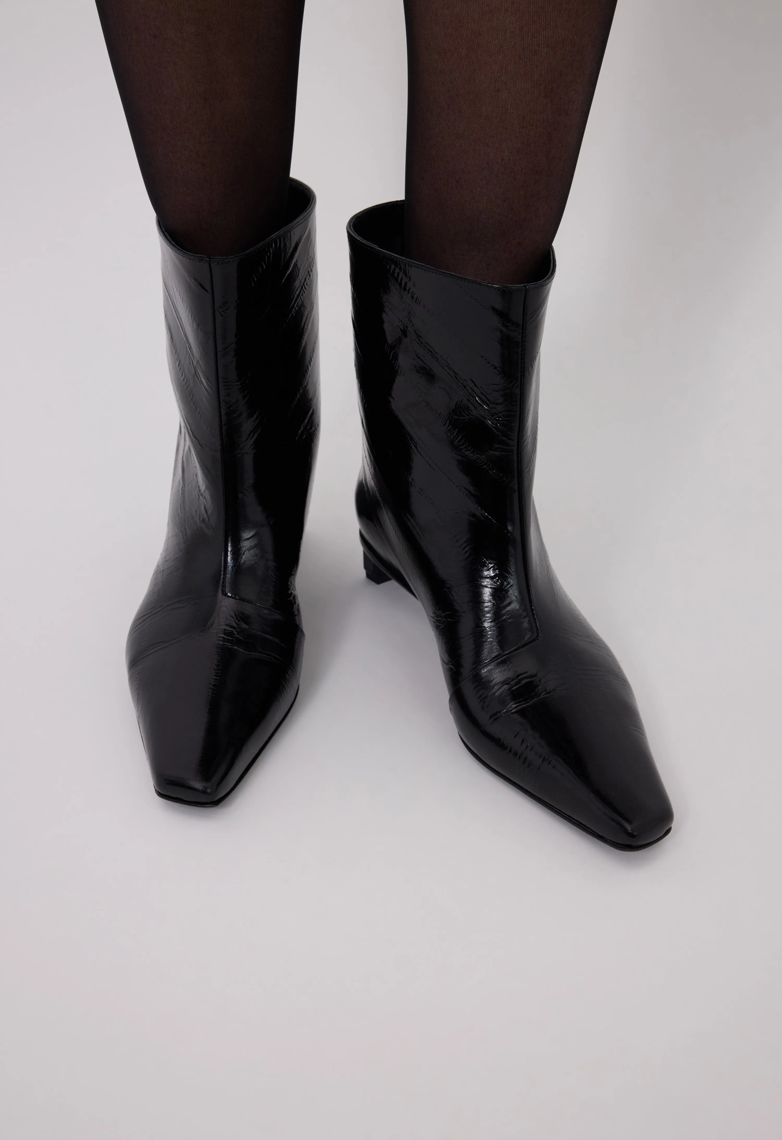 IMAN Eel-effect leather ankle boots sold by Loulou De Saison product image thumbnail 2