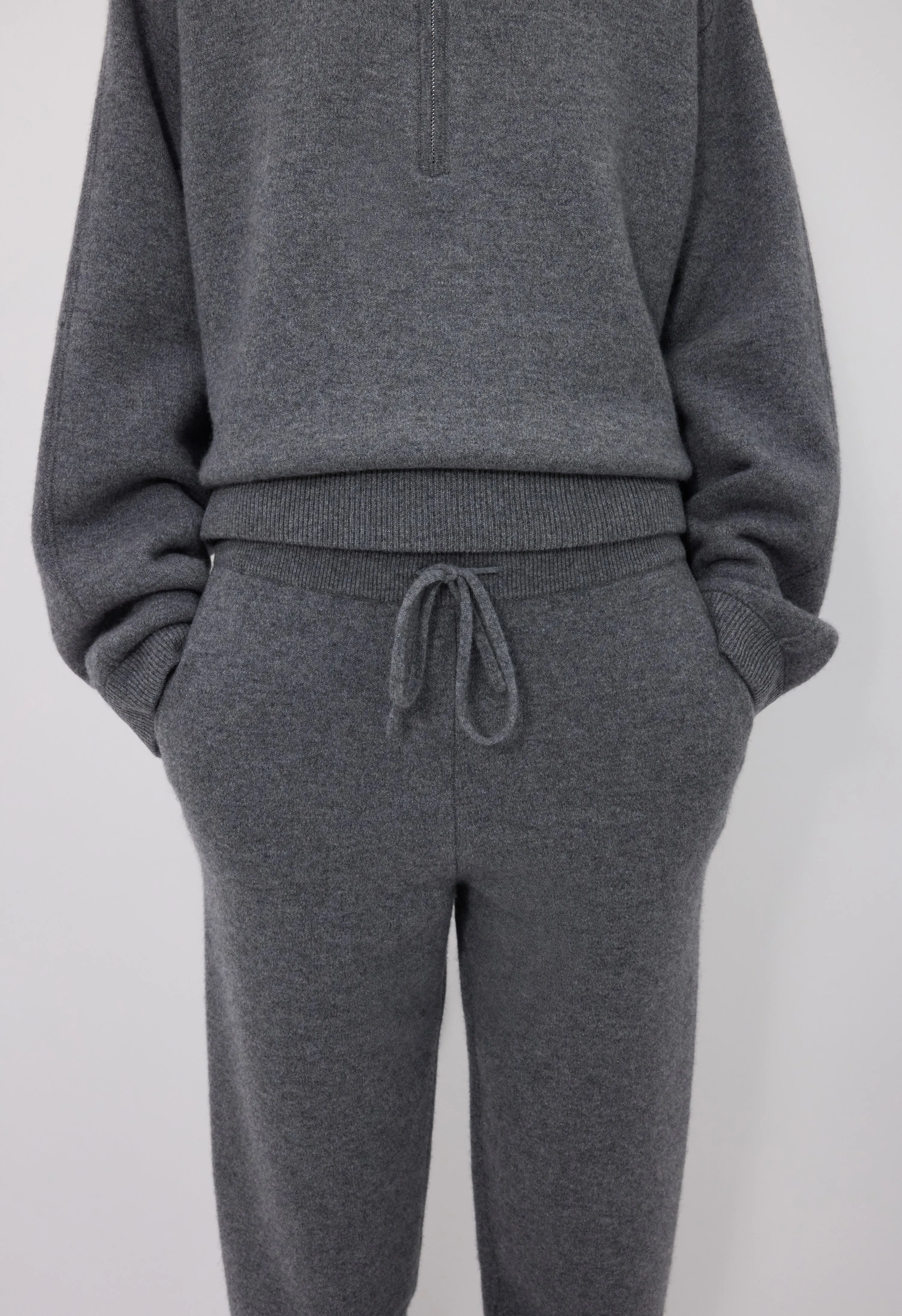 HESPERO LDS Cashmere French terry joggers sold by Loulou De Saison product image thumbnail 4