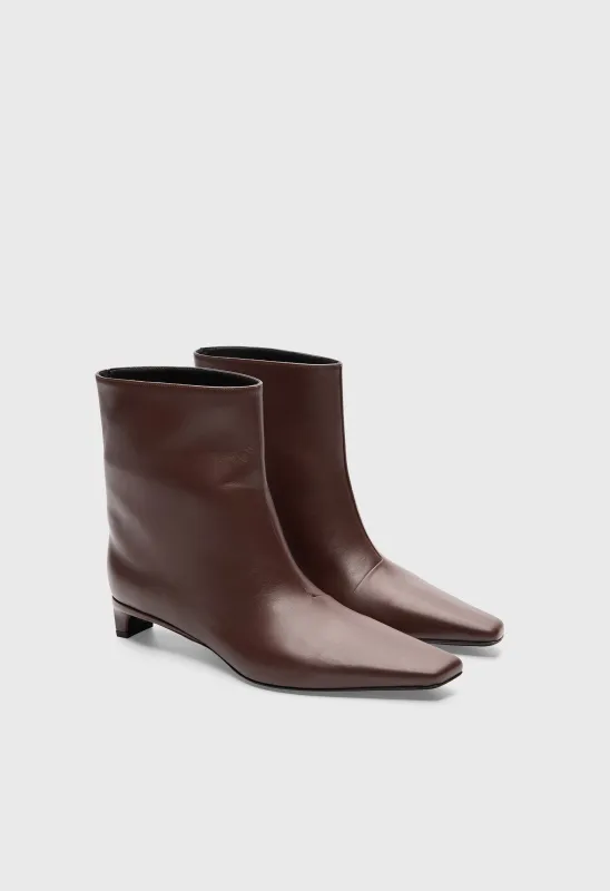 CELINE LDS Leather ankle boots made by Loulou De Saison