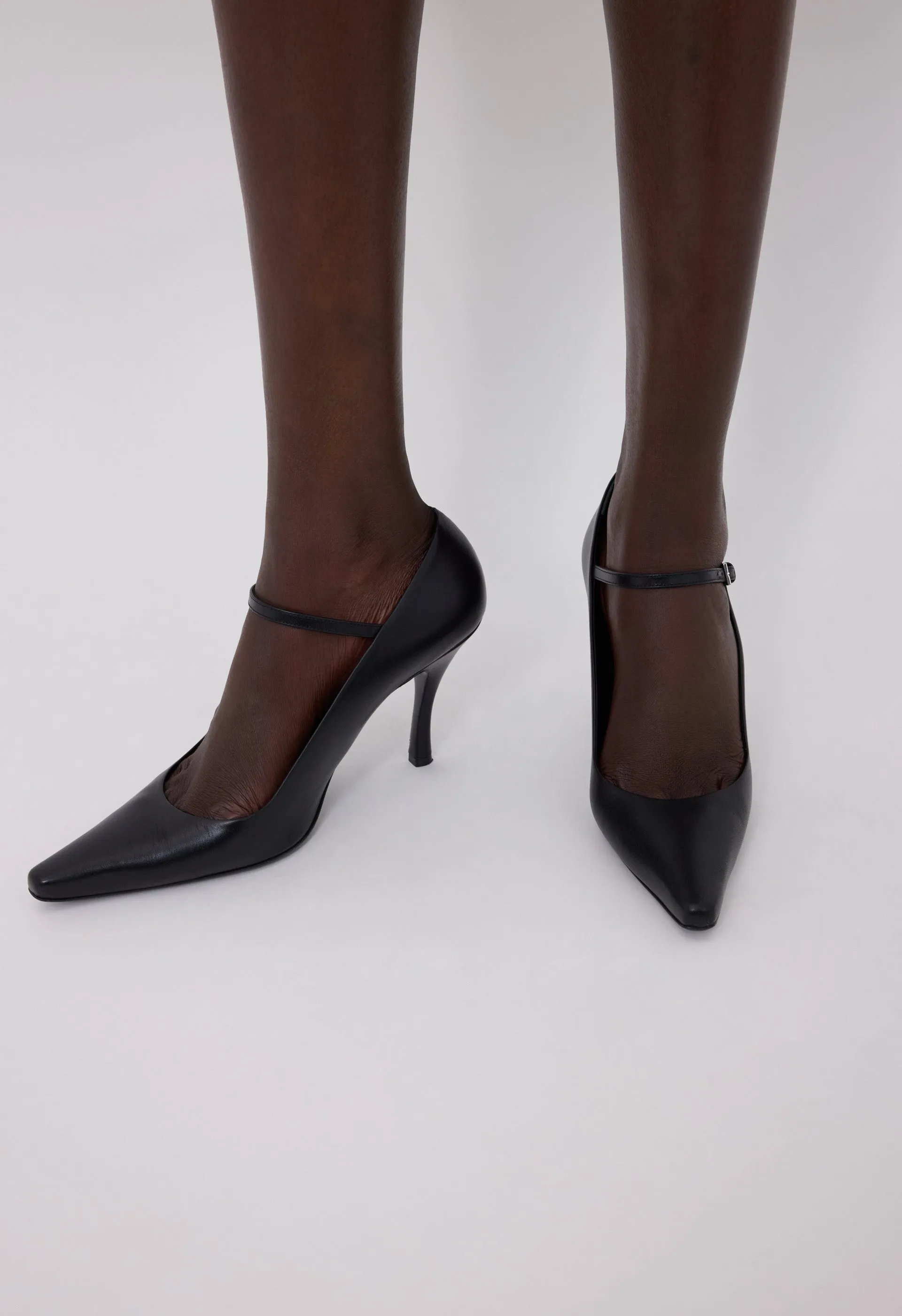CAREY Leather pumps sold by Loulou De Saison product image thumbnail 2