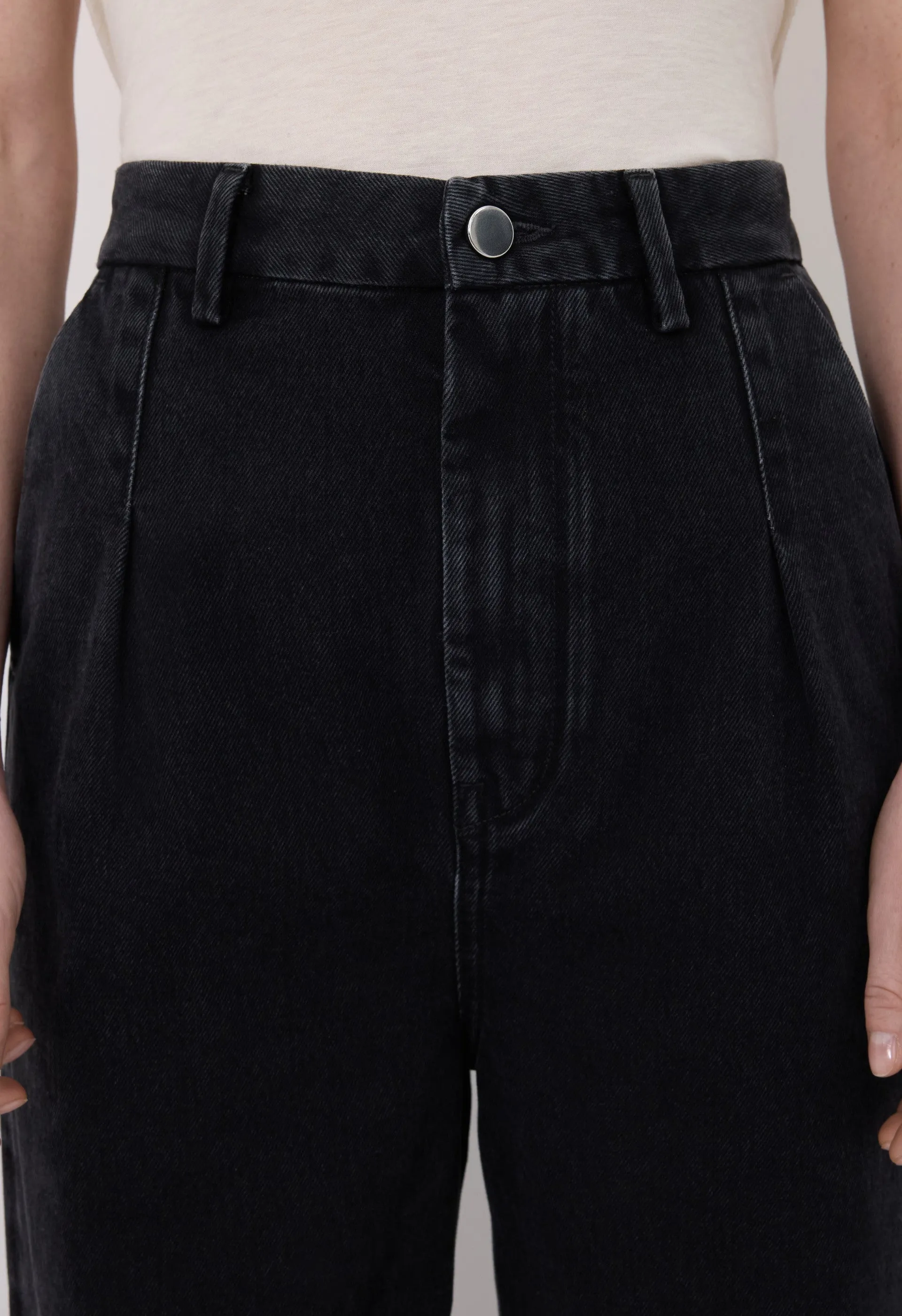 ATTU LDS Pleated jeans sold by Loulou De Saison product image thumbnail 4