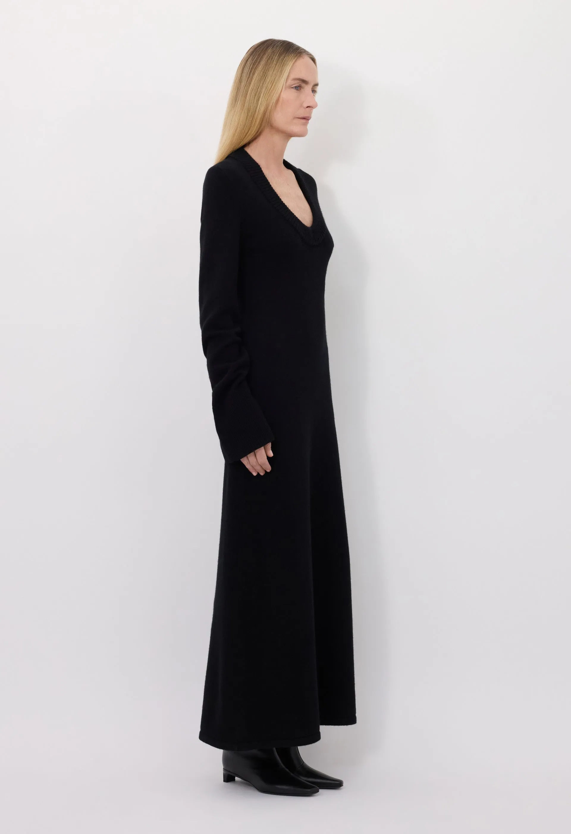 ARI Long knit dress sold by Loulou De Saison product image thumbnail 3