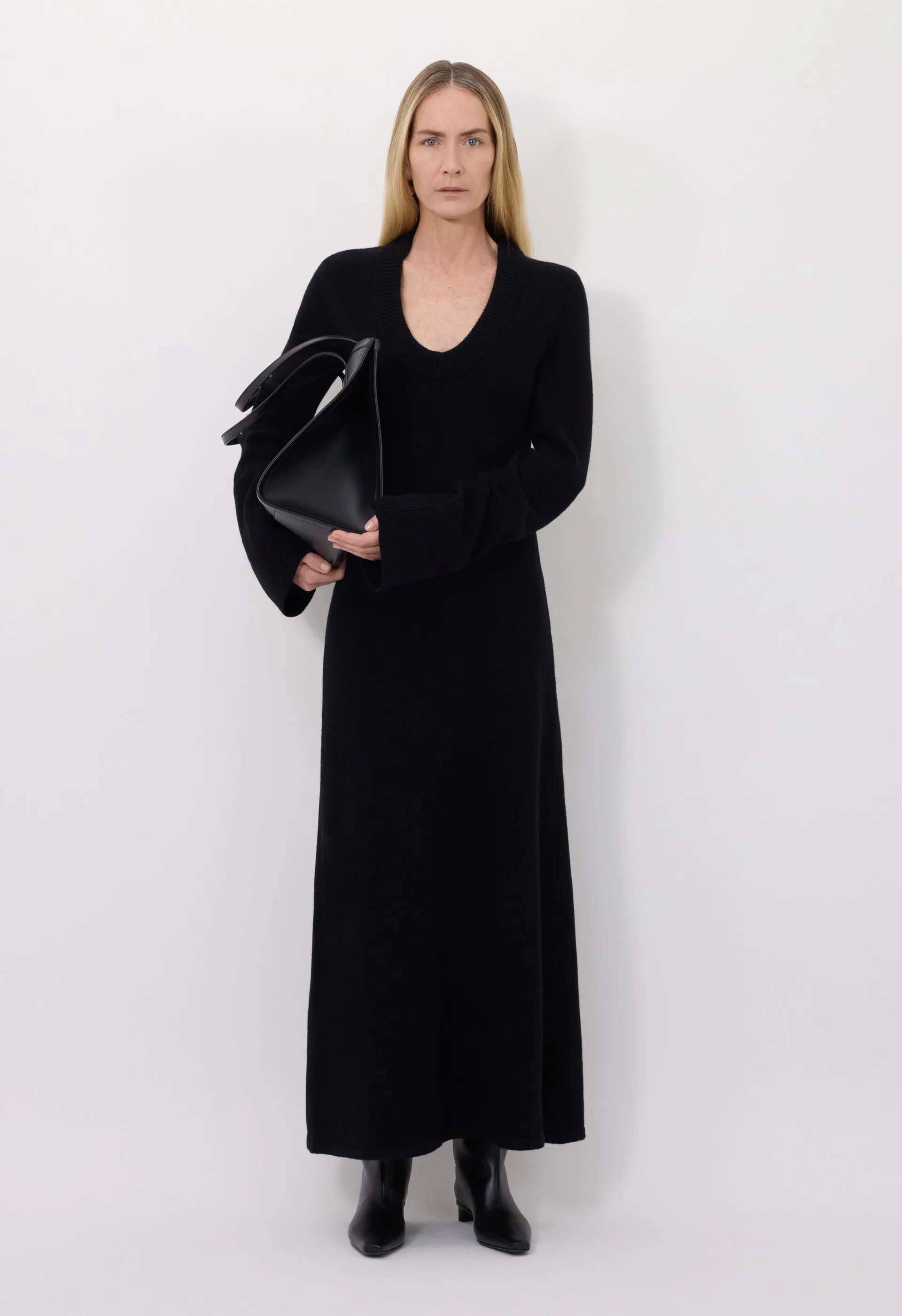 ARI Long knit dress sold by Loulou De Saison