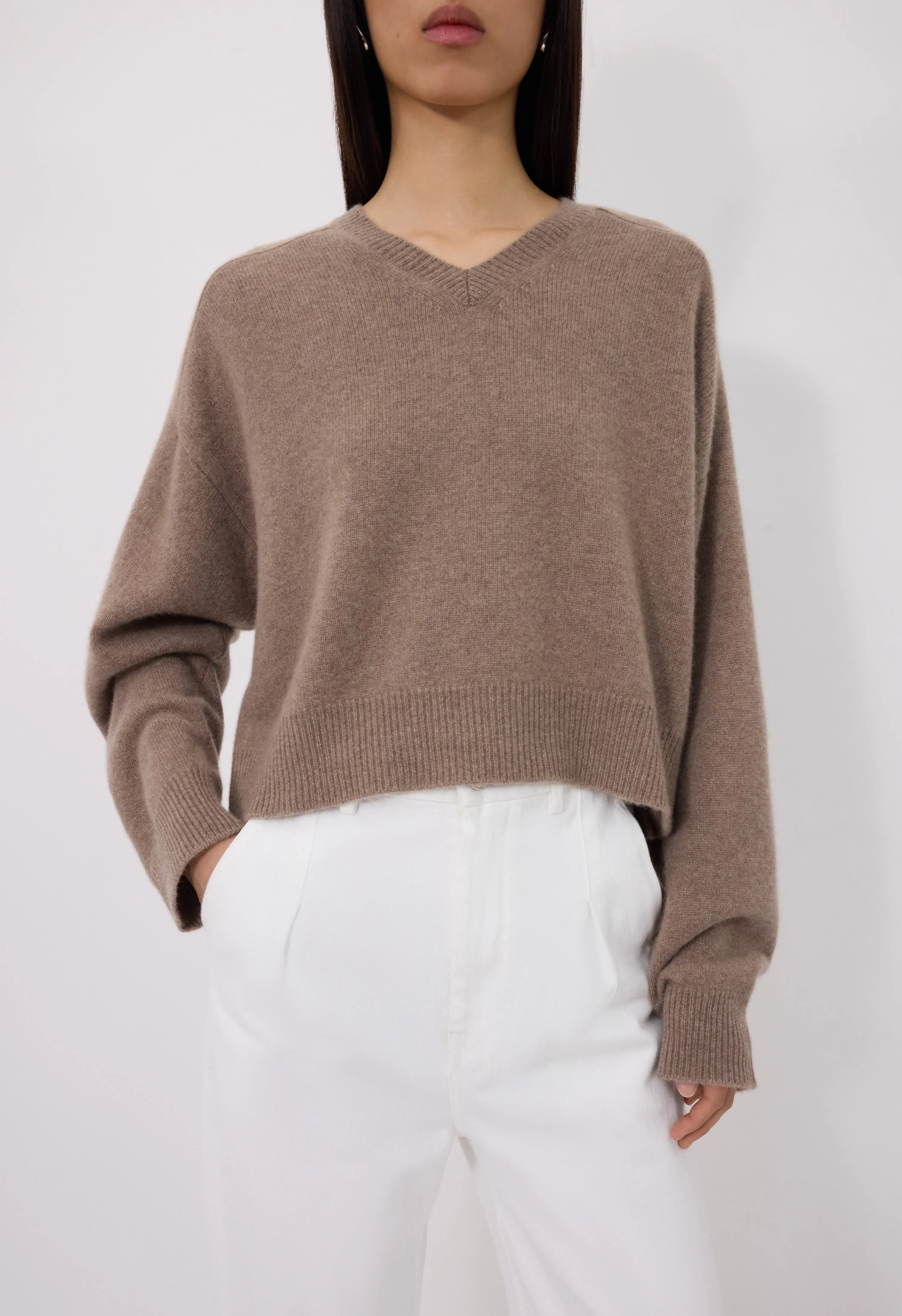 ANZOR LDS Cashmere V neck sweater sold by Loulou De Saison product image thumbnail 4