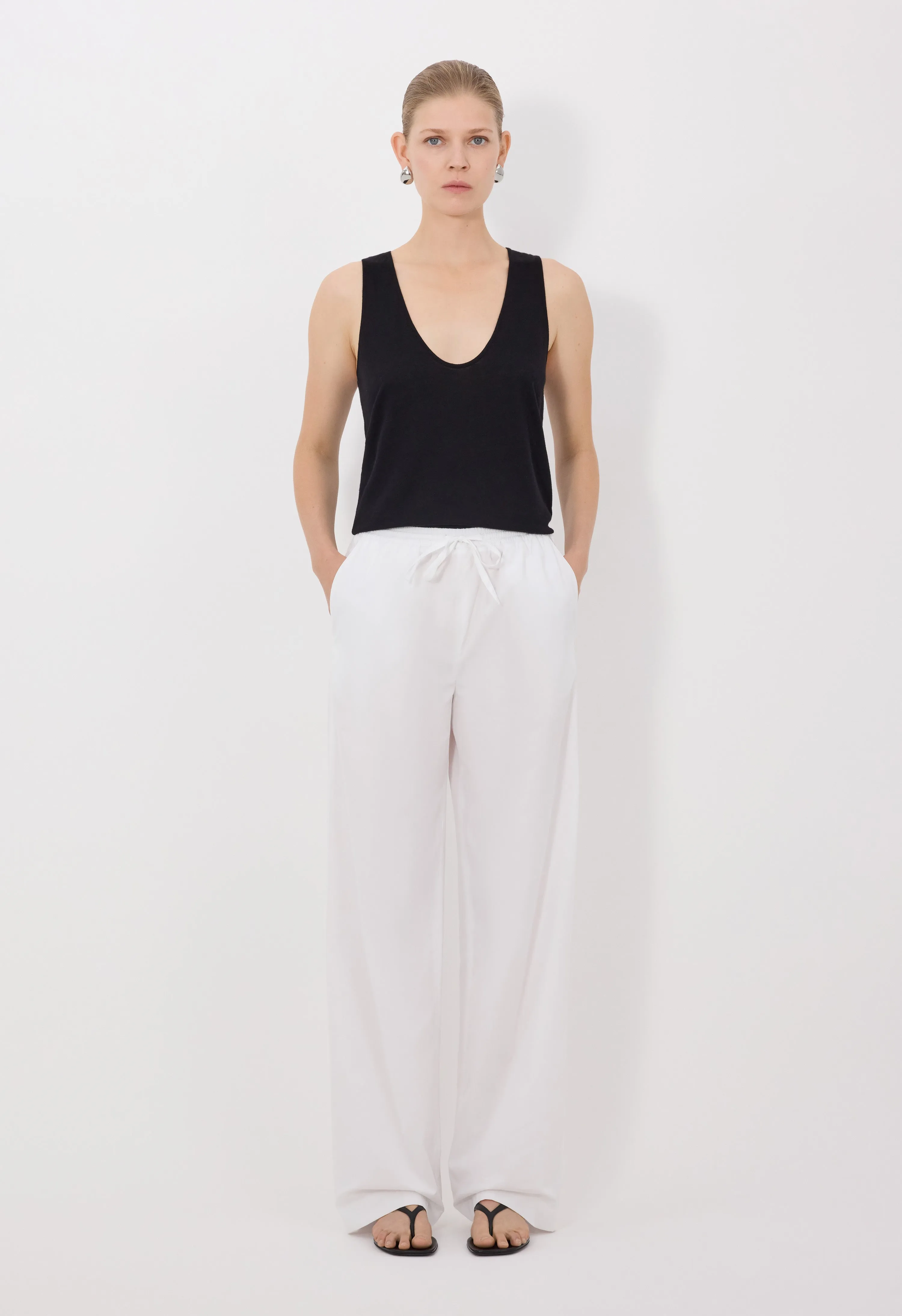 SERO LDS Cotton poplin trousers sold by Loulou De Saison