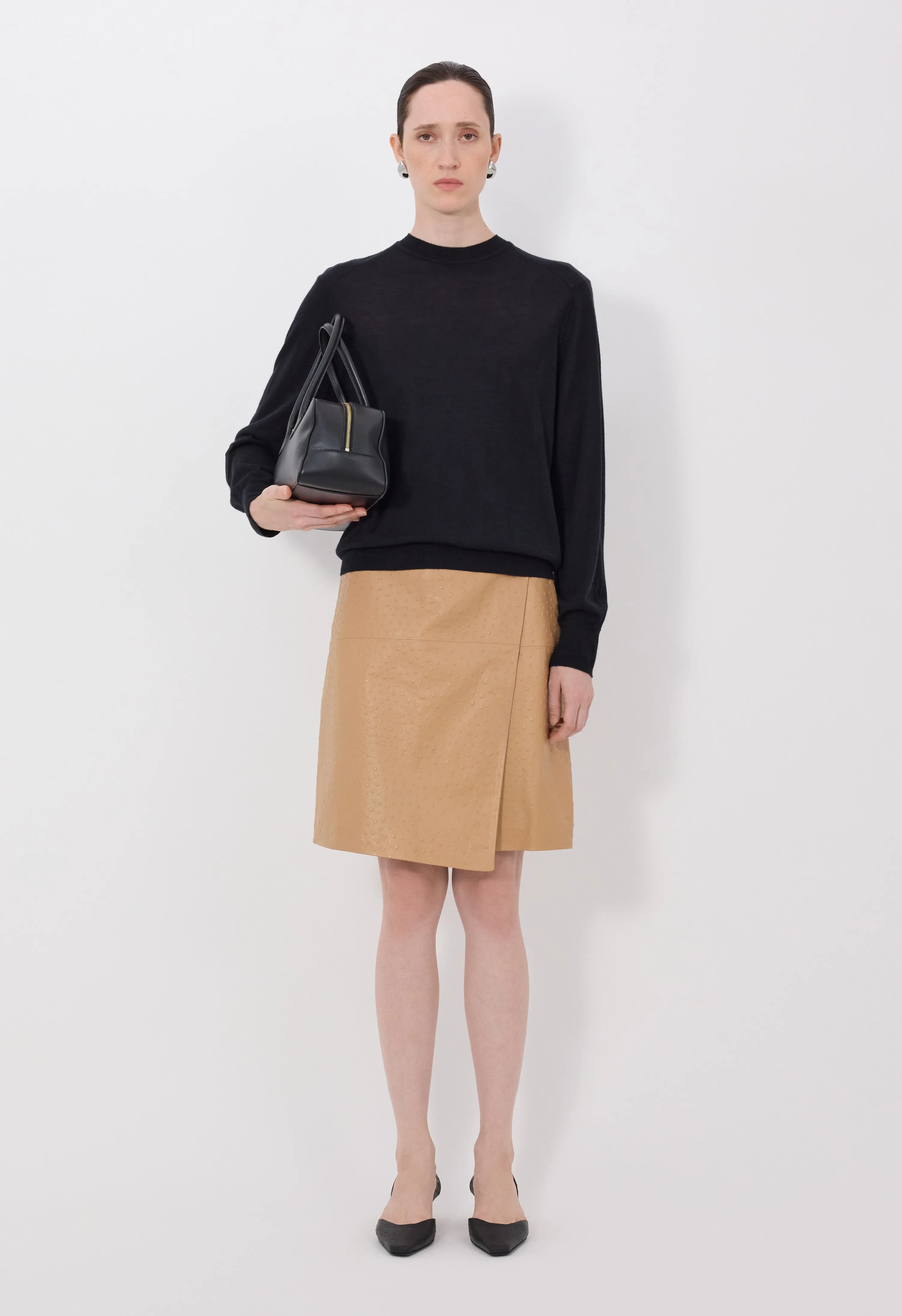 DITTO Fluid cashmere sweater sold by Loulou De Saison