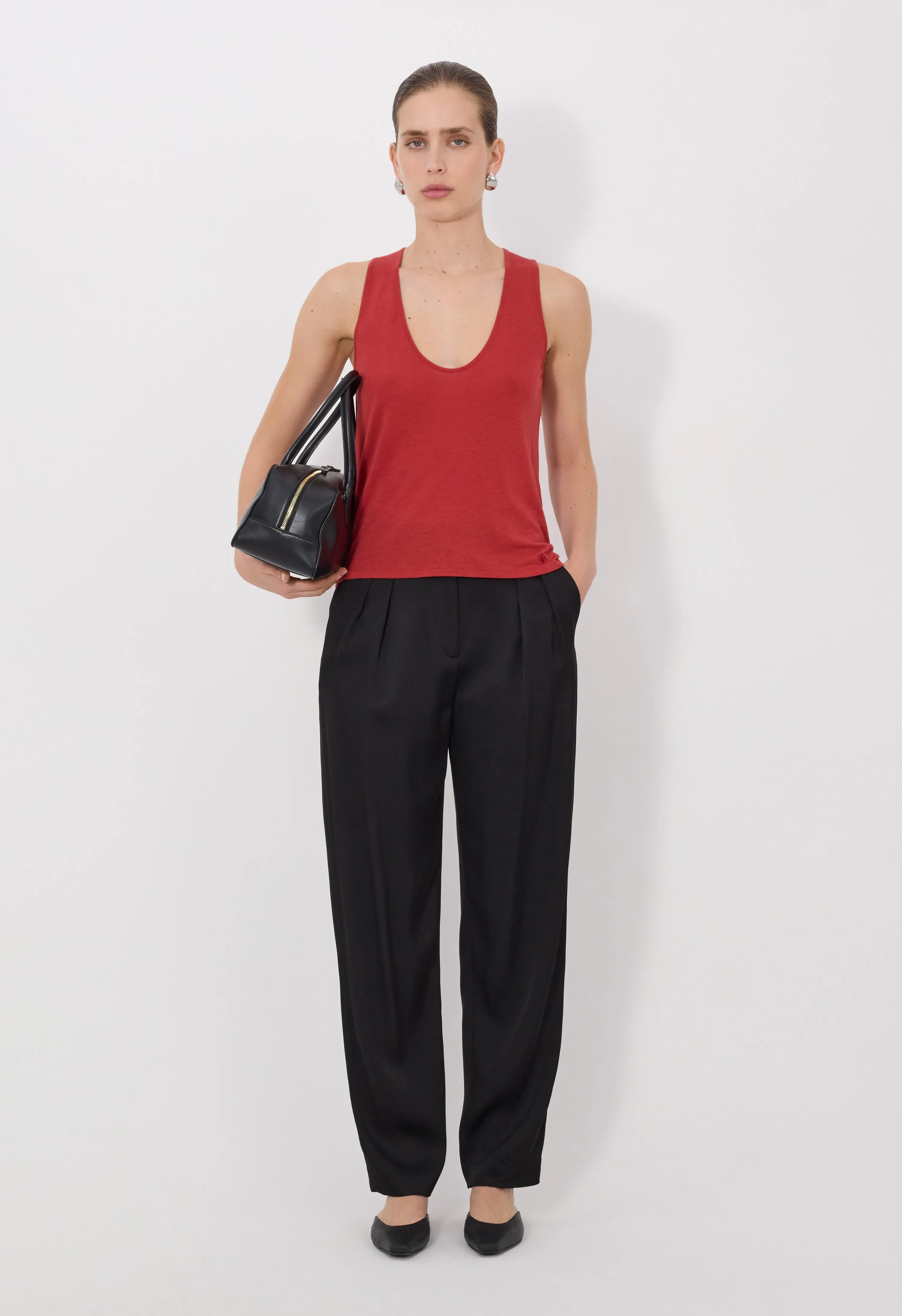 ALBIA LDS U neck tank top sold by Loulou De Saison