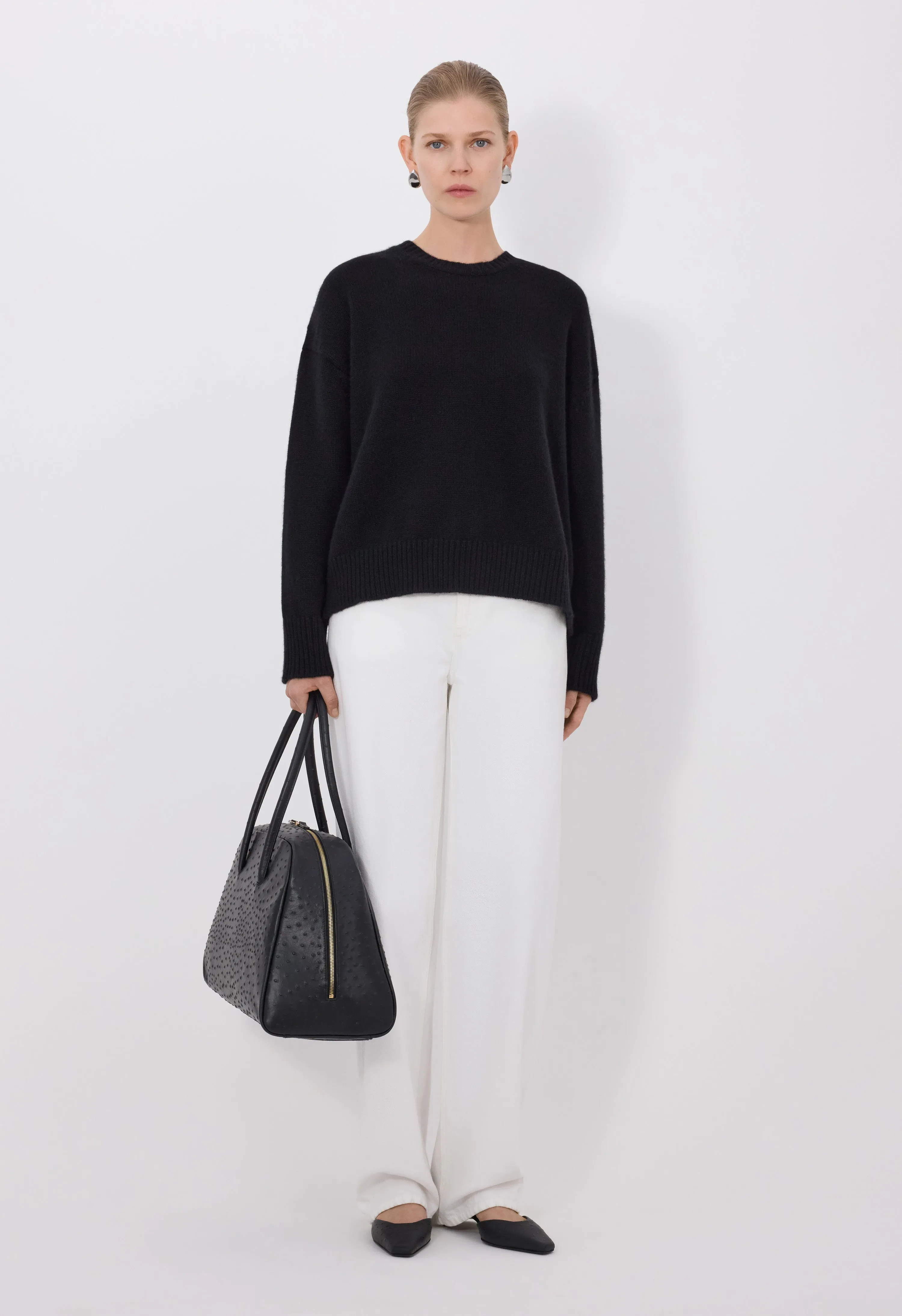PIA Oversized cashmere sweater sold by Loulou De Saison