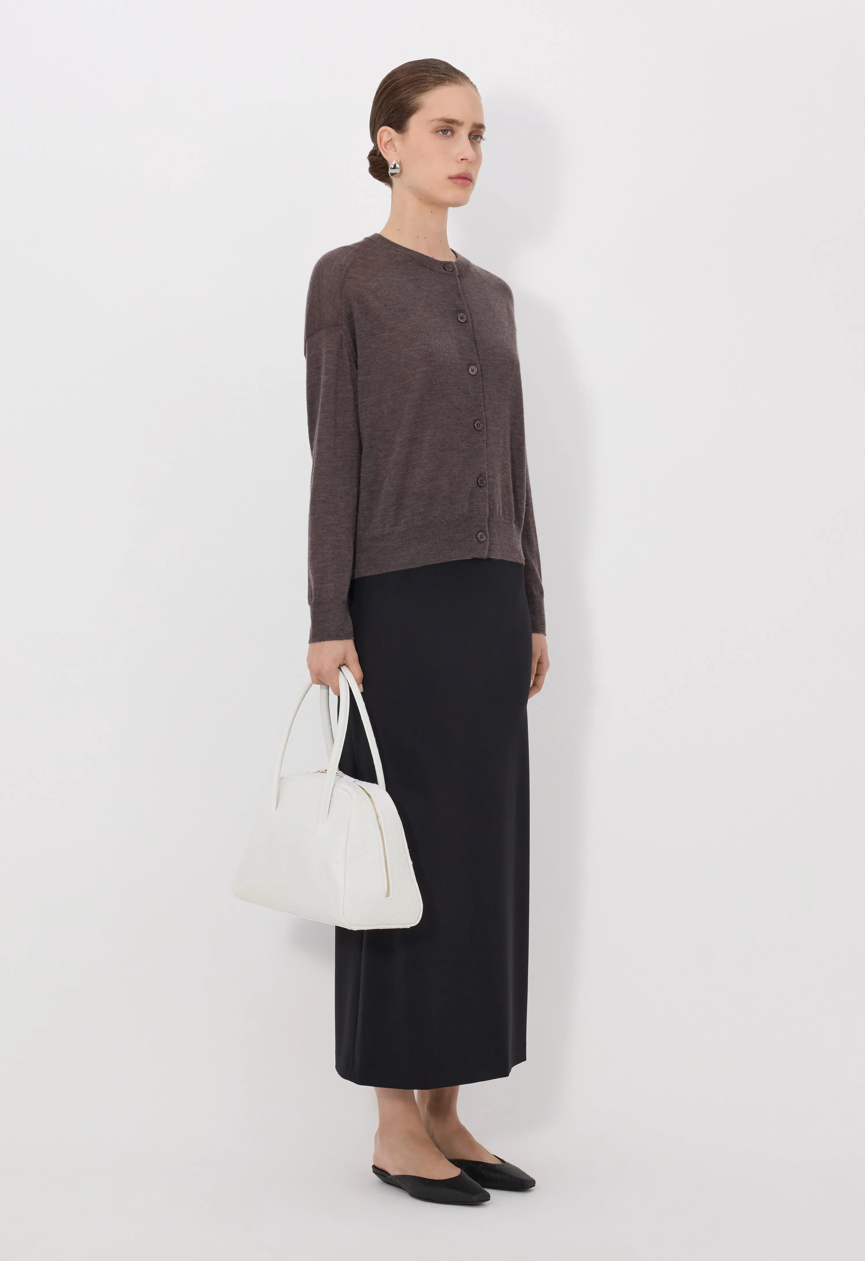 KITA Fluid cashmere cardigan sold by Loulou De Saison product image thumbnail 3