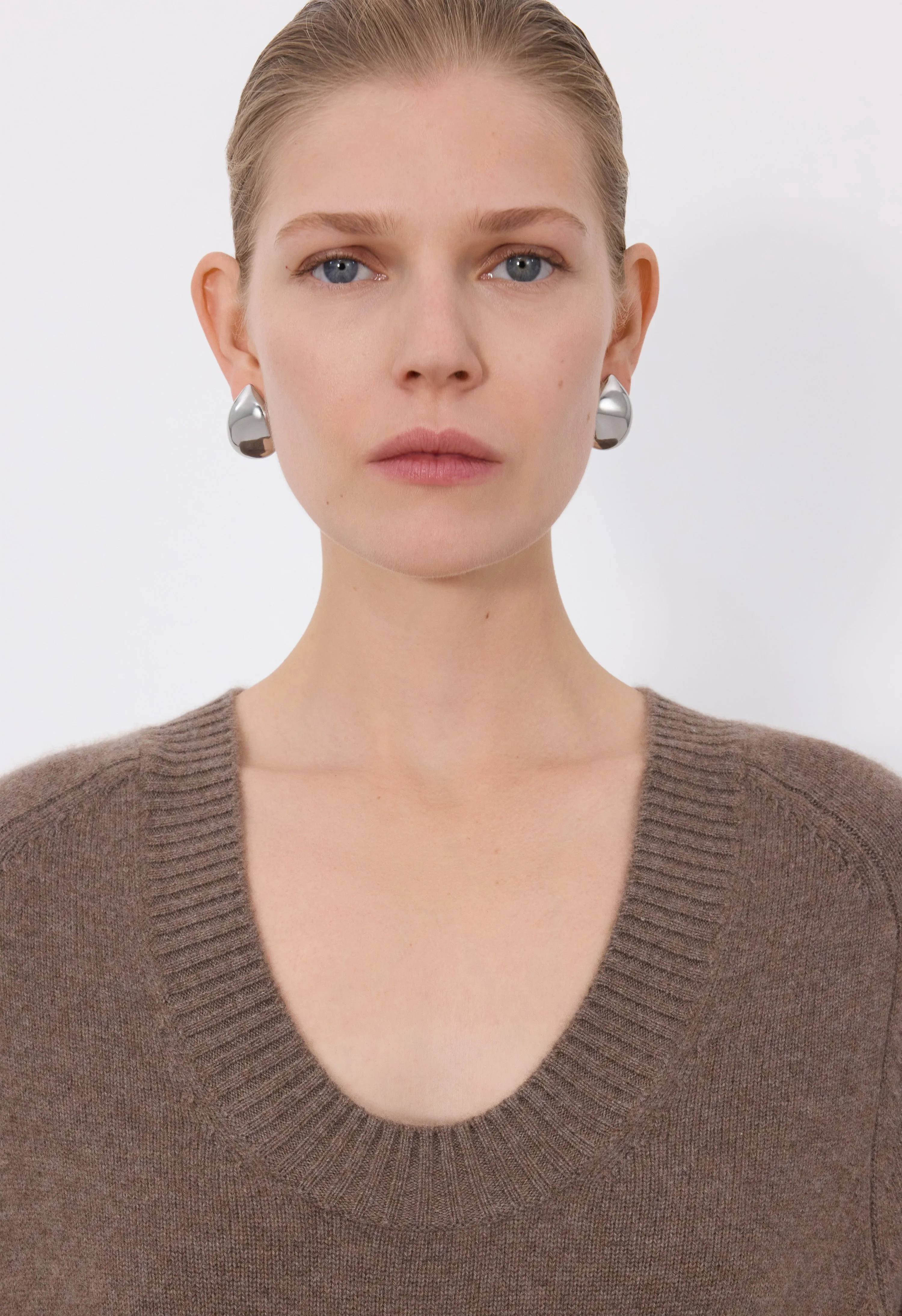 BAJI U neck cashmere sweater sold by Loulou De Saison product image thumbnail 4