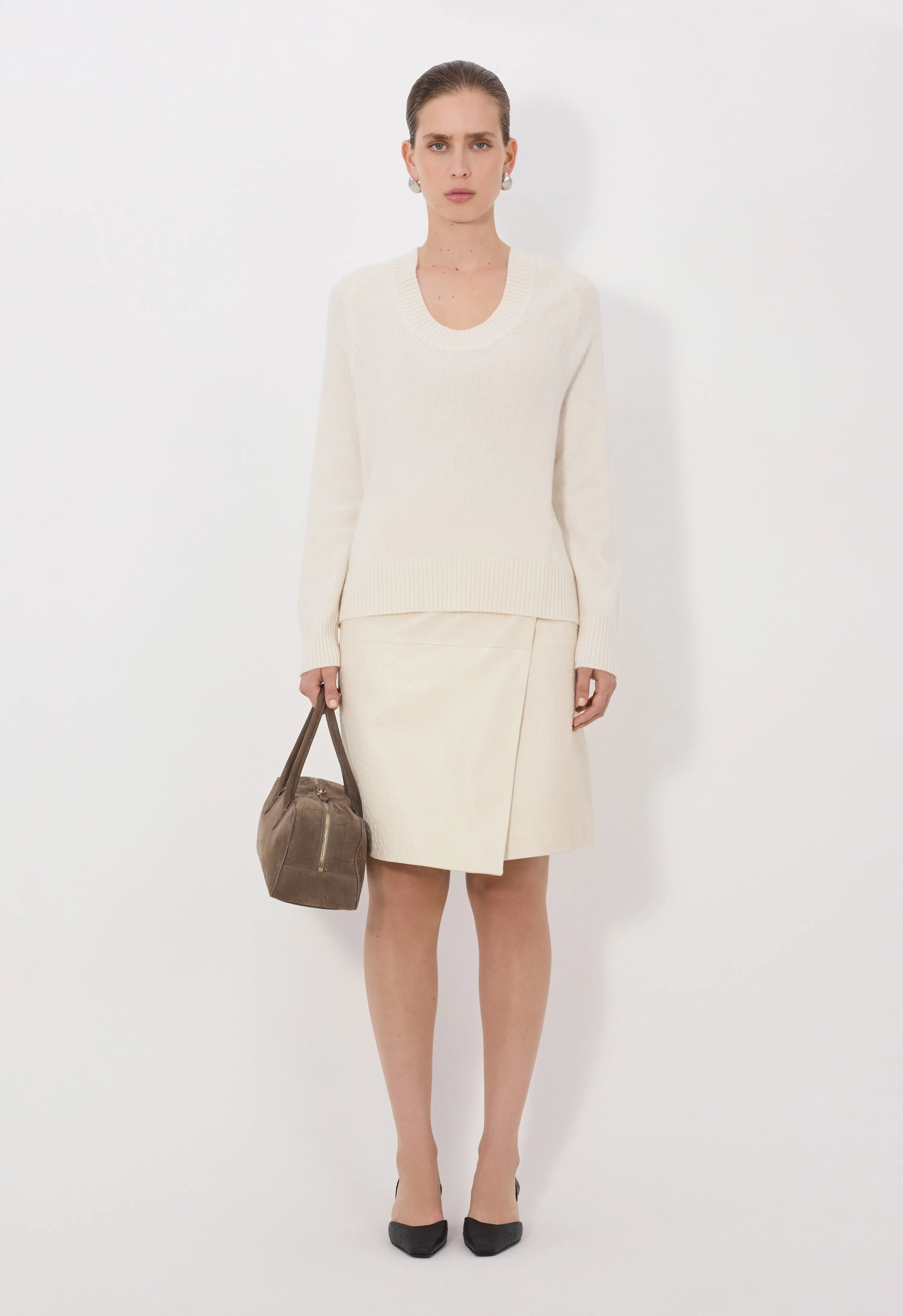 BAJI U neck cashmere sweater sold by Loulou De Saison