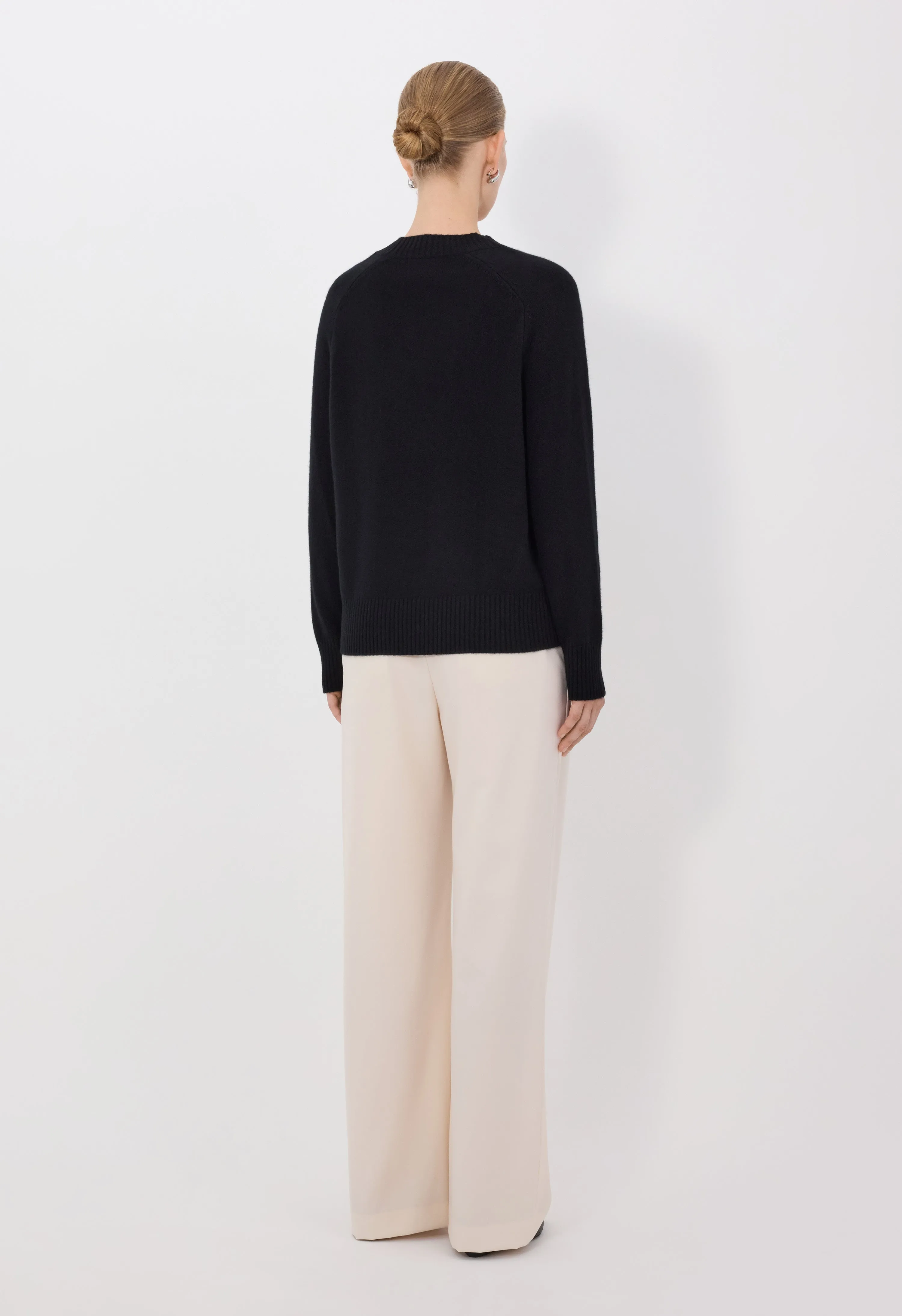 BAJI U neck cashmere sweater sold by Loulou De Saison product image thumbnail 5