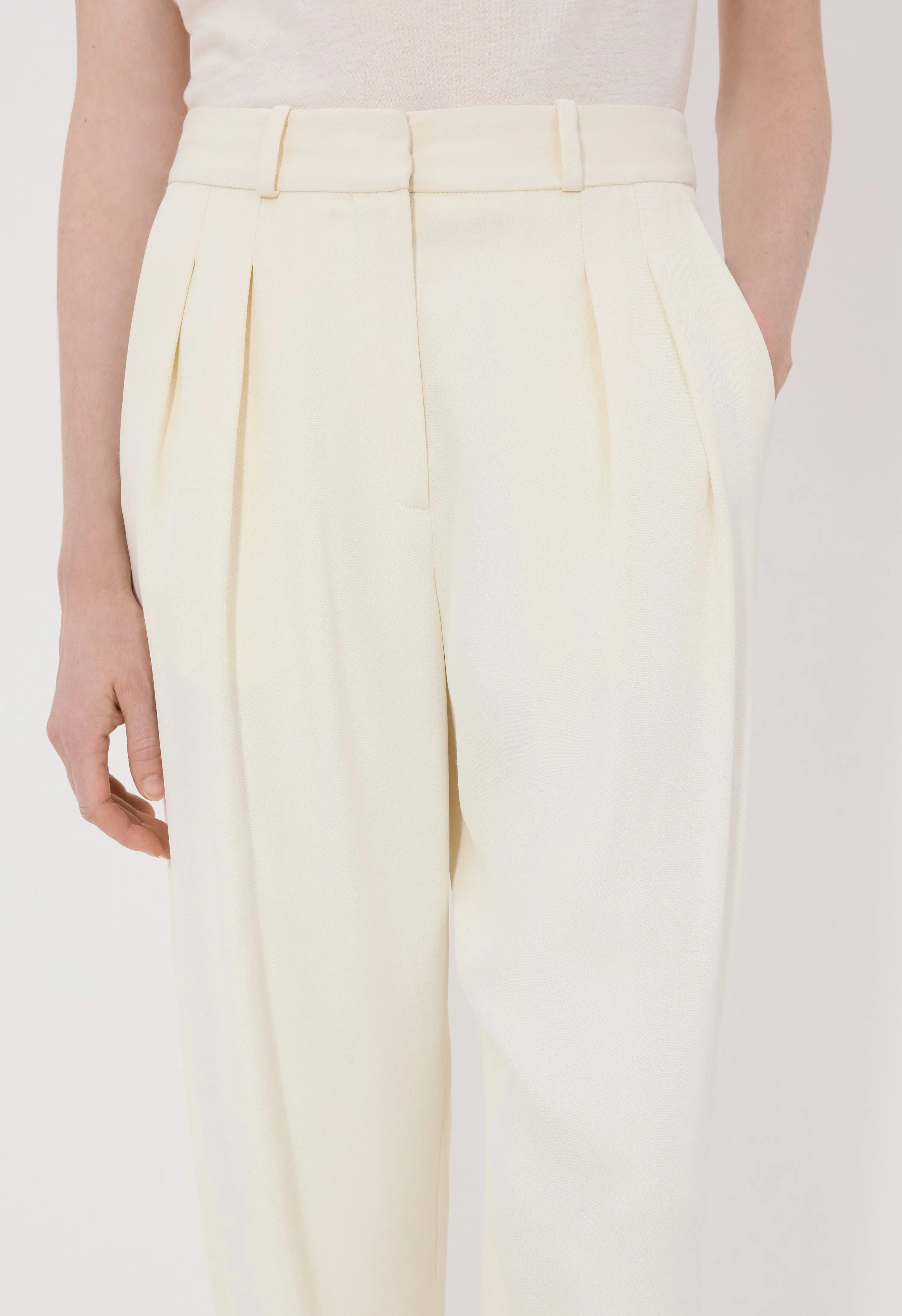 ALIO Pleated trousers sold by Loulou De Saison product image thumbnail 4