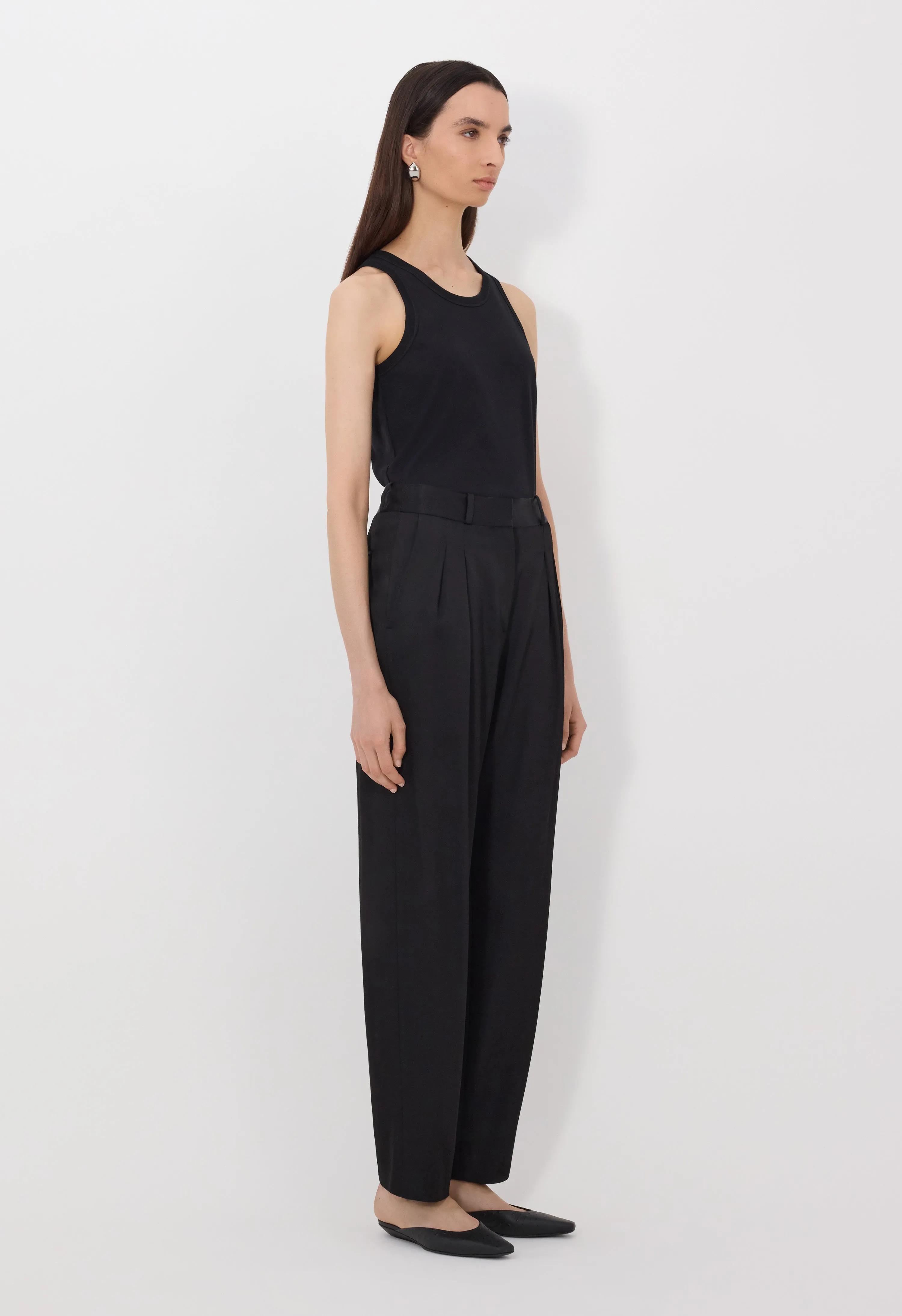 ALIO Pleated trousers sold by Loulou De Saison product image thumbnail 3