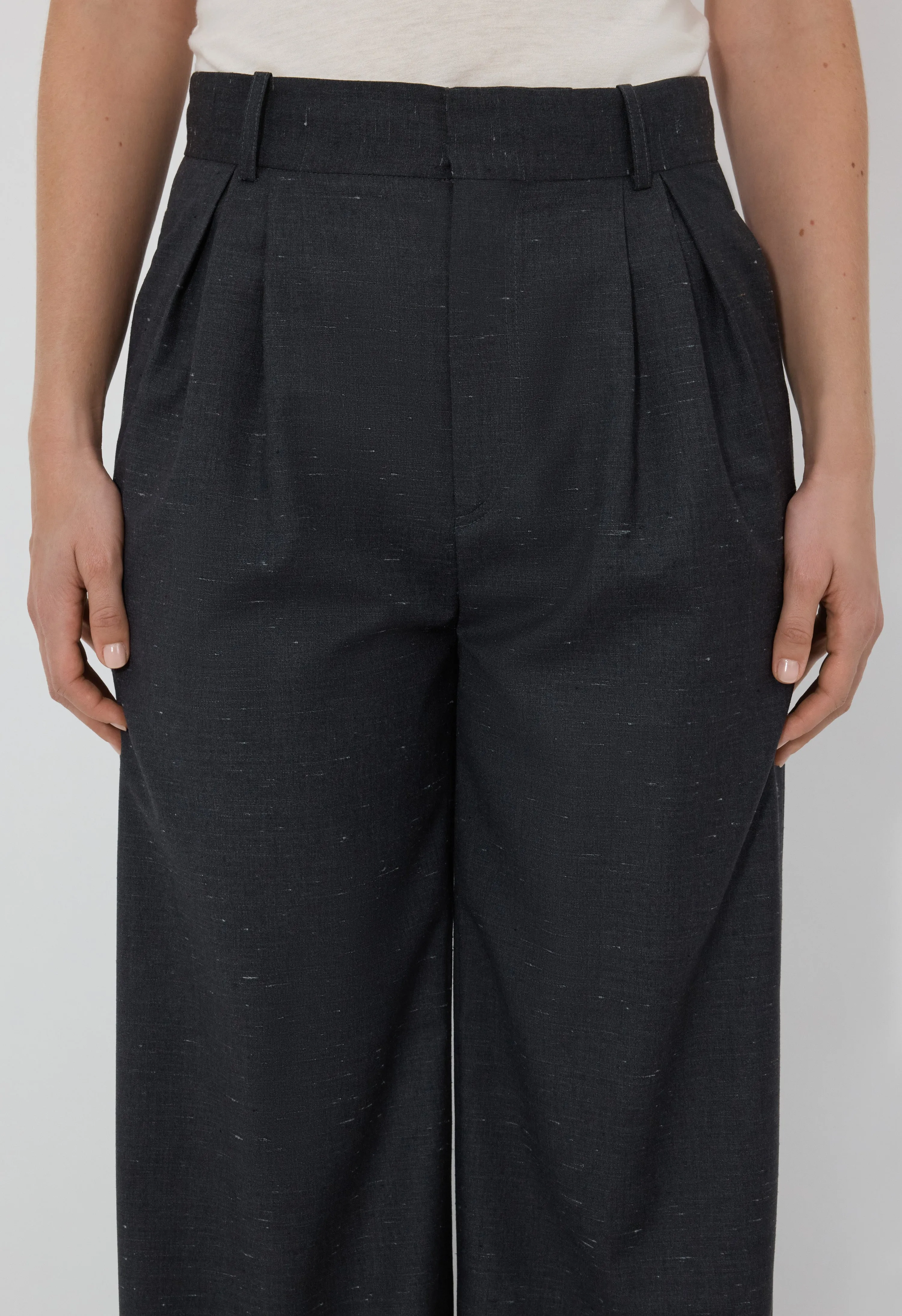 DAVY Oversized pleated trousers sold by Loulou De Saison product image thumbnail 4