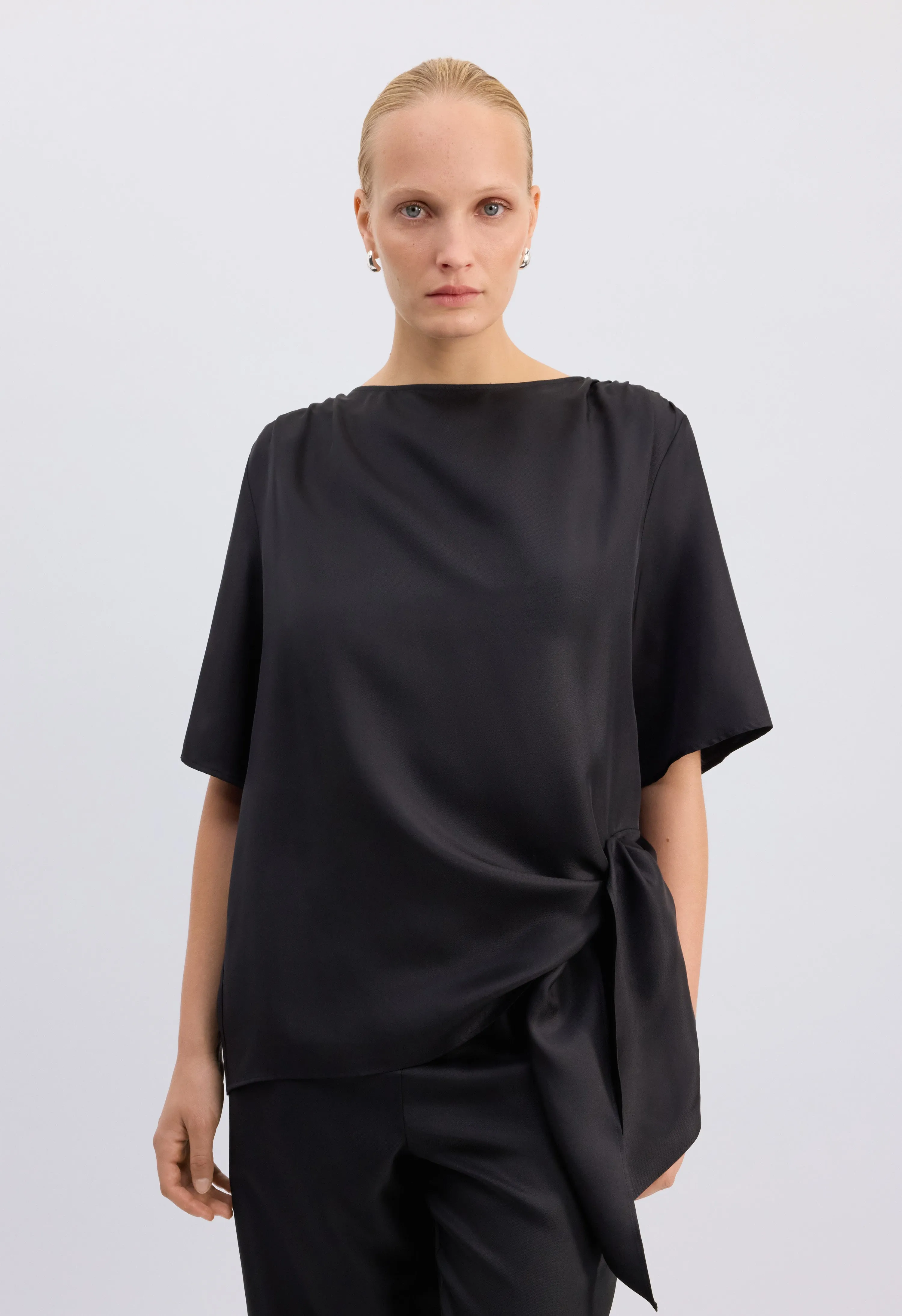 MANO Asymmetric silk top sold by Loulou De Saison product image thumbnail 4