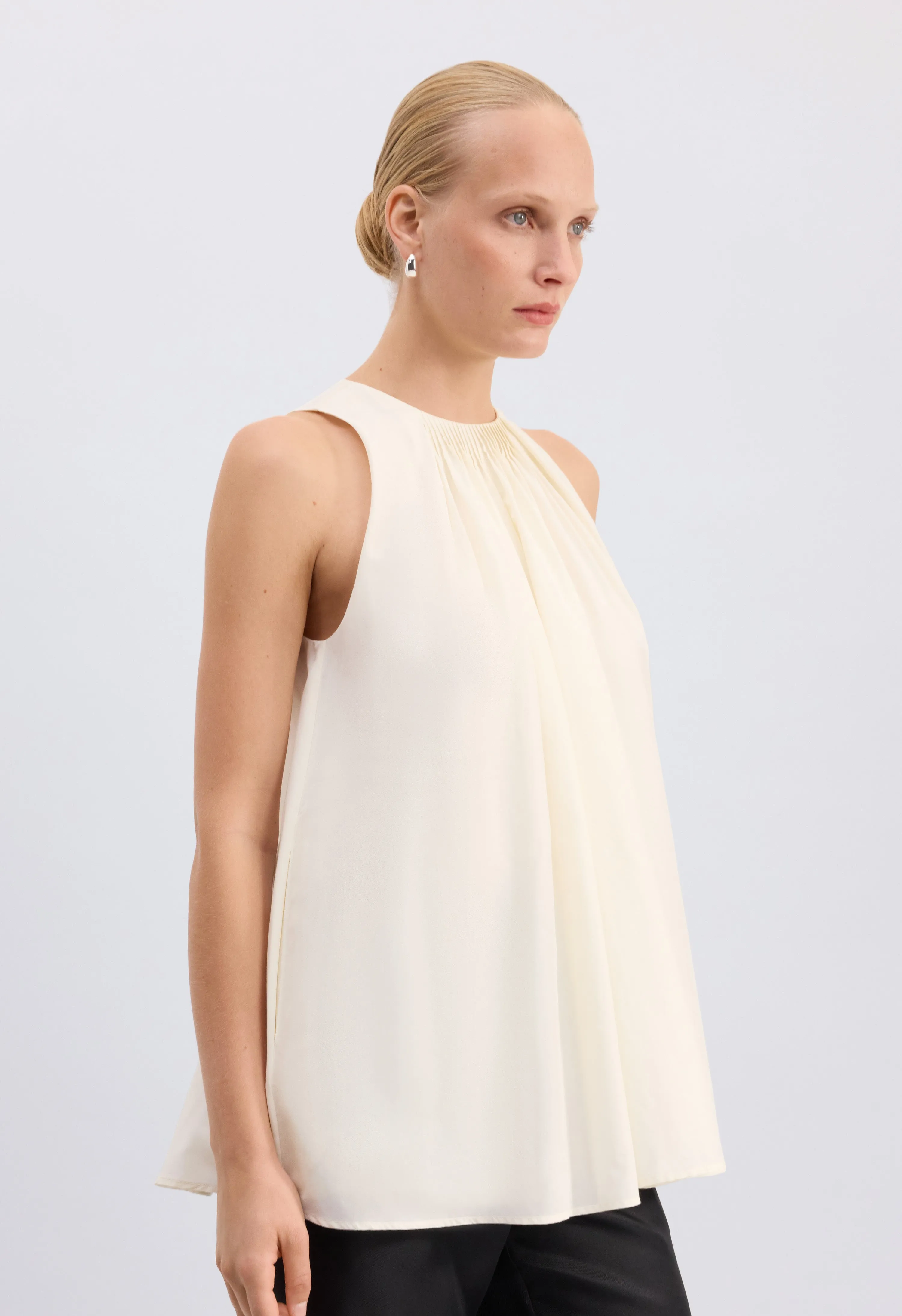 LIAO Flaring gathered top sold by Loulou De Saison product image thumbnail 4