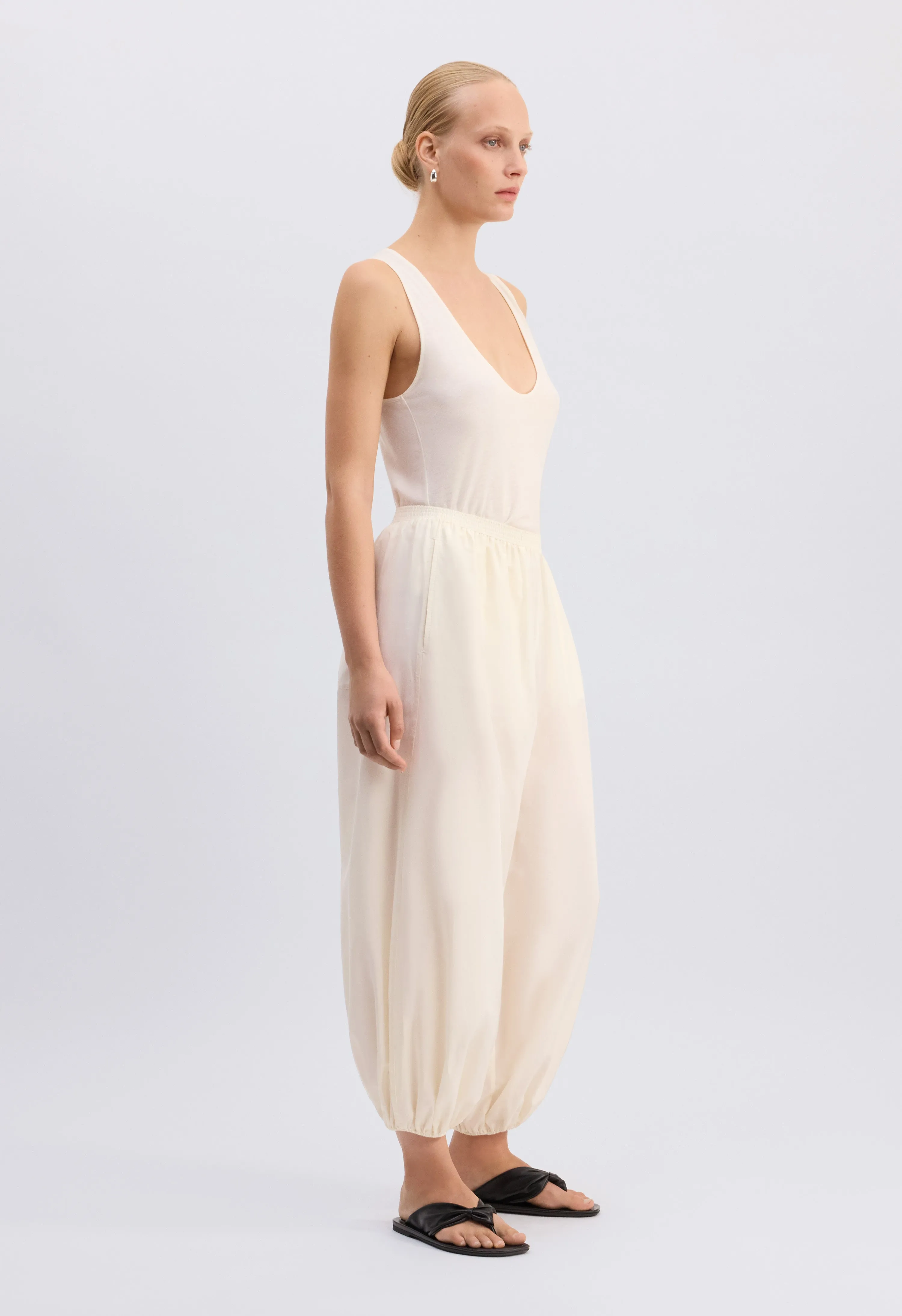 ALMAYA Cocoon trousers sold by Loulou De Saison product image thumbnail 3
