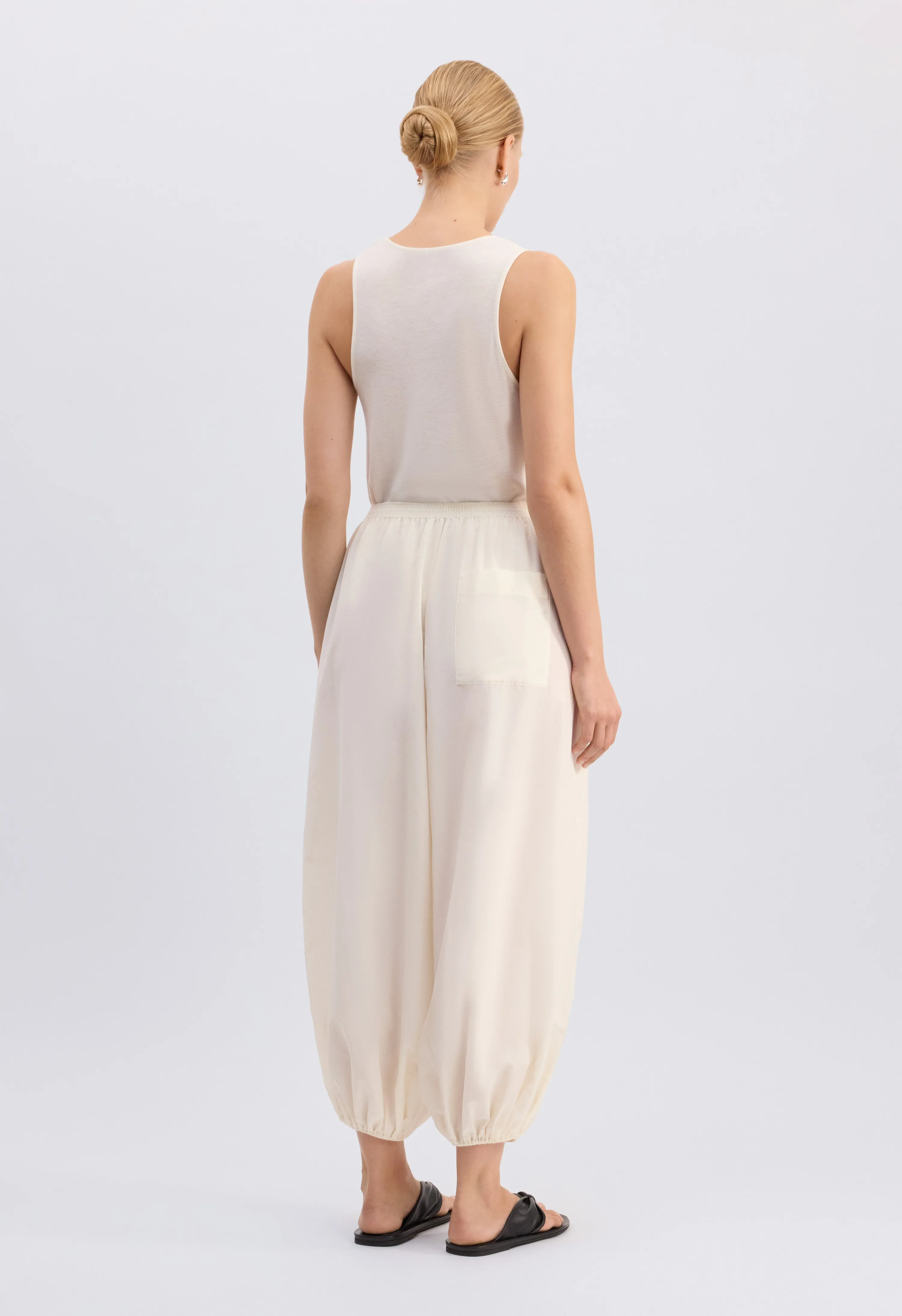 ALMAYA Cocoon trousers sold by Loulou De Saison product image thumbnail 5