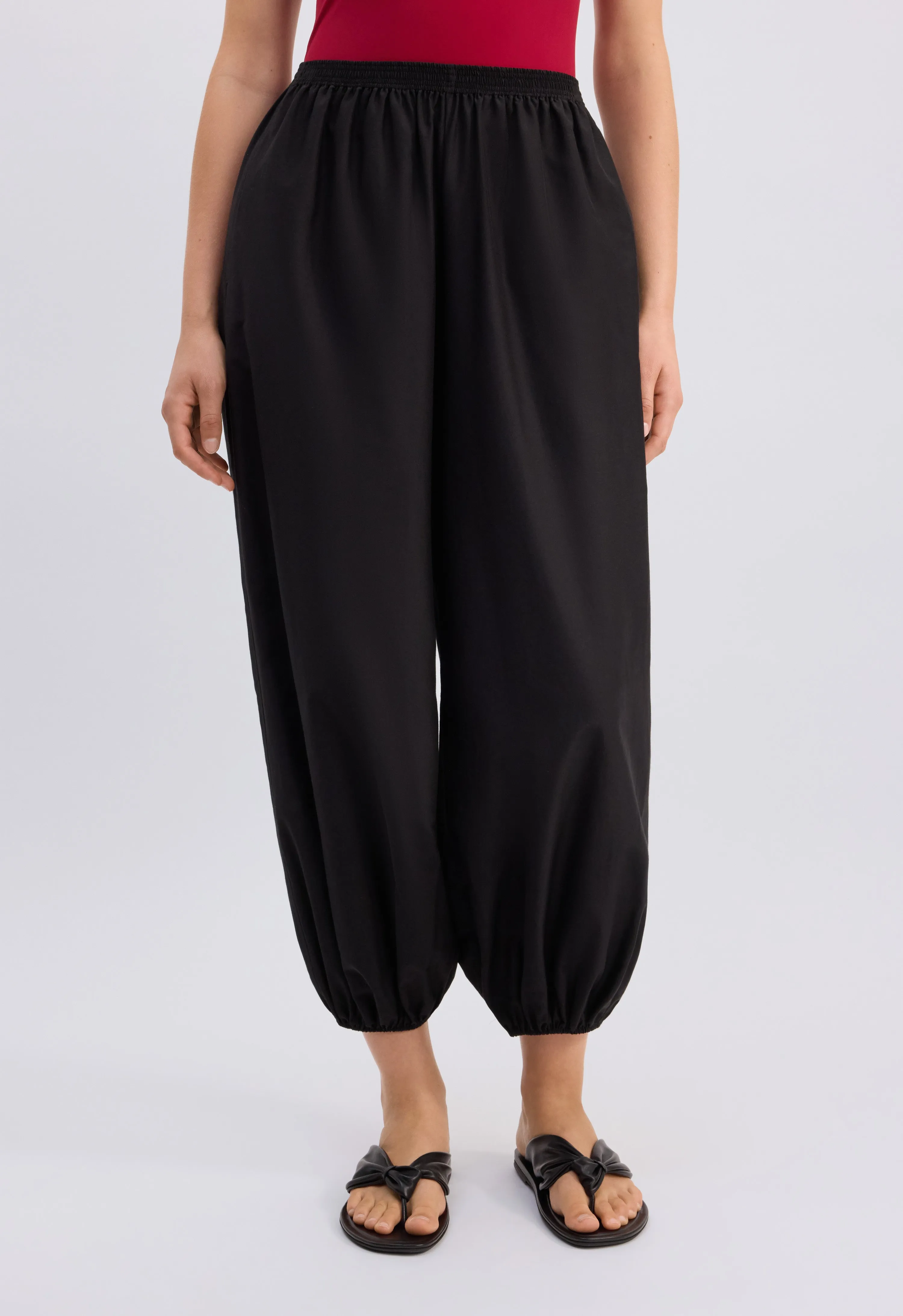 ALMAYA Cocoon trousers sold by Loulou De Saison product image thumbnail 4
