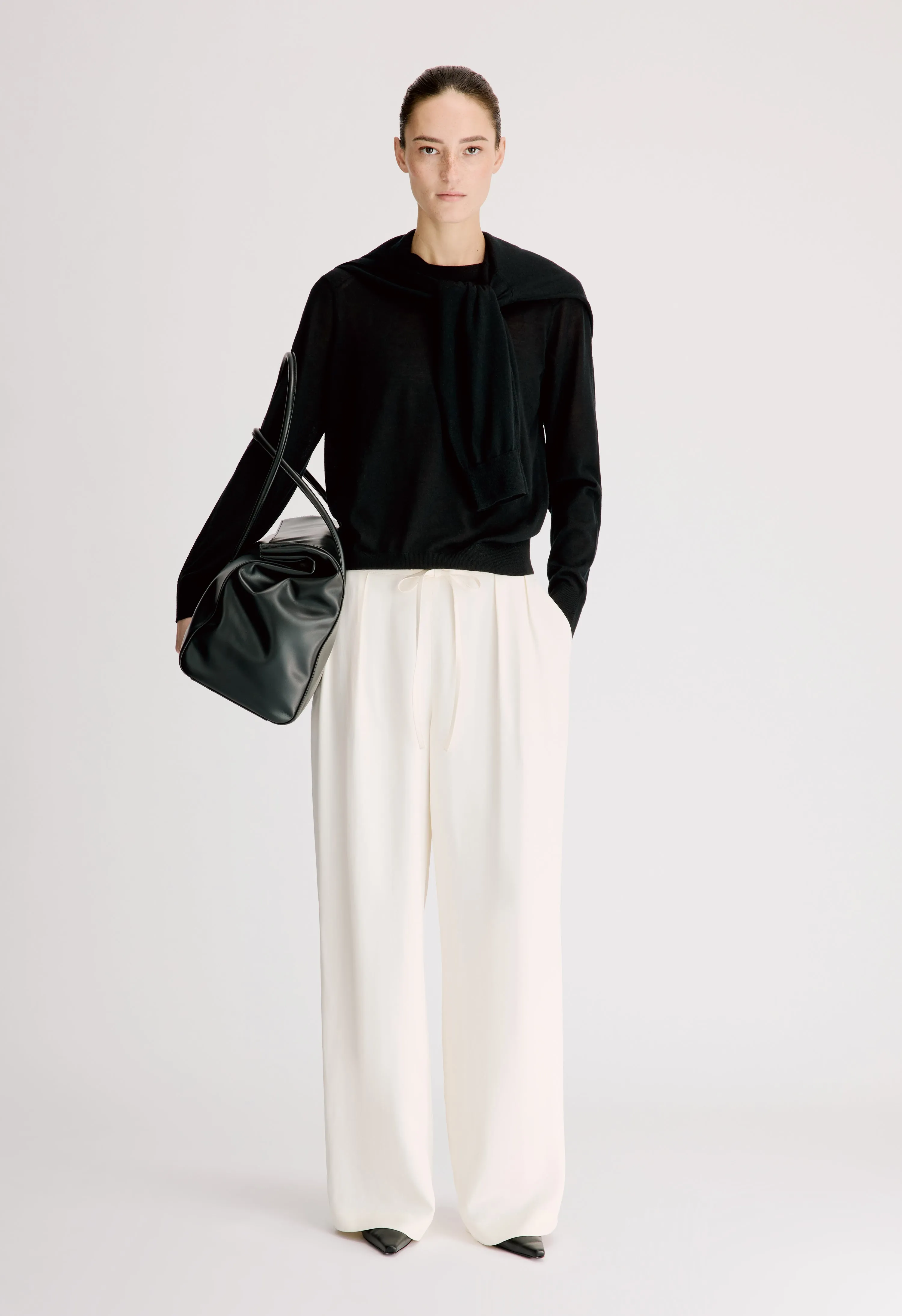 DITTO LDS Fine knit cashmere sweater sold by Loulou De Saison