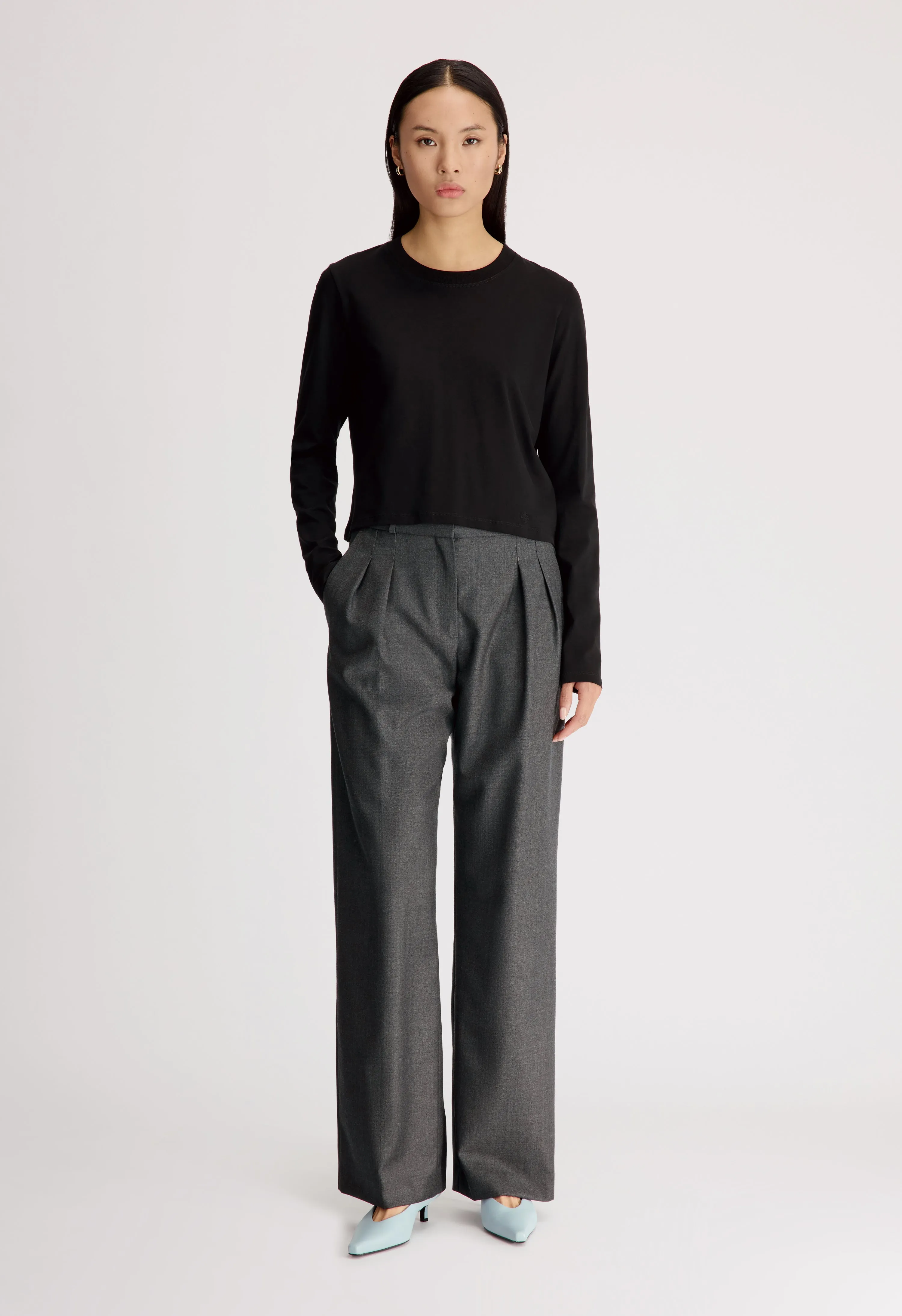 SBIRU LDS Virgin wool pleated trousers sold by Loulou De Saison
