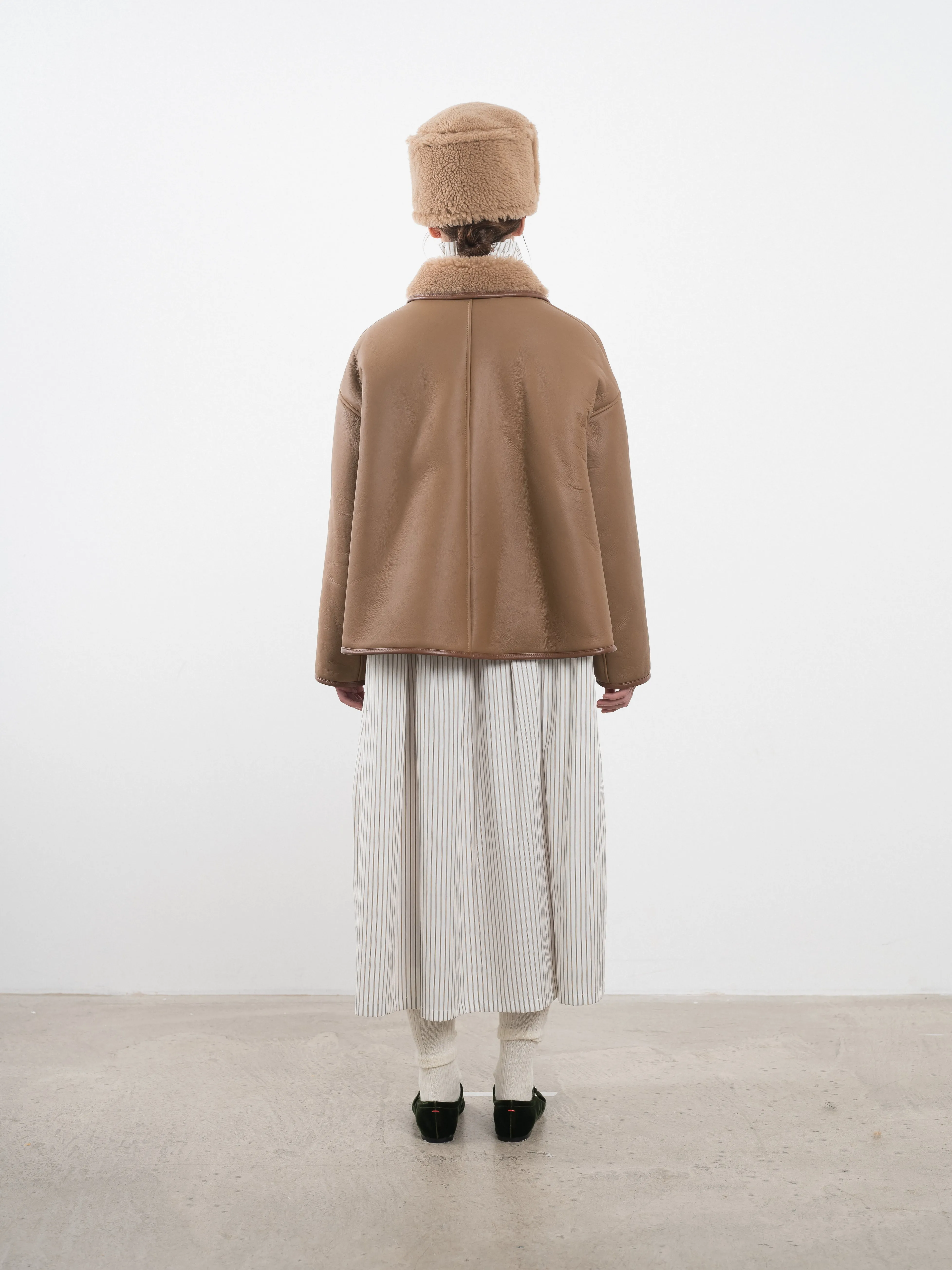 LEATHER BACK CURLY HAIR AVIS JACKET sold by Cawley product image thumbnail 4