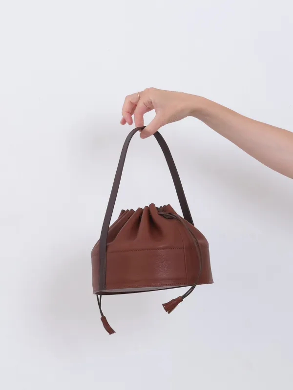 LEATHER DRAWSTRING COLLAR BAG made by Cawley