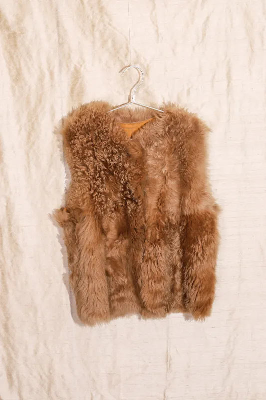 SHEARLING VEST - TOBACCO made by Cawley