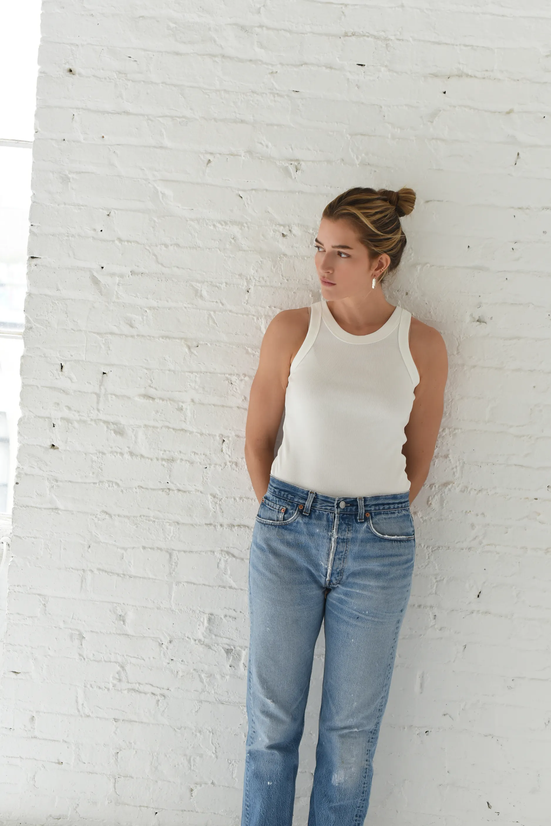 White sold by 864 product image thumbnail 2