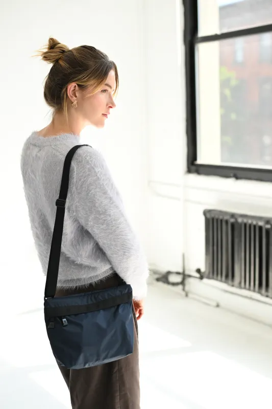 NAVY/BLACK (RN-CR-04) sold by 864