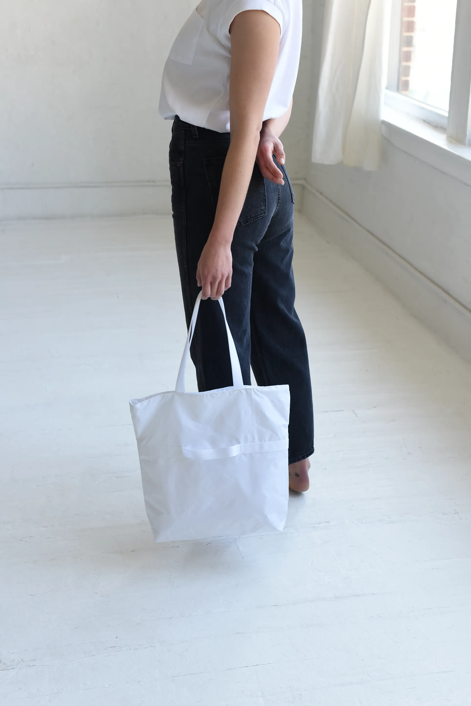 WHITE/WHITE (RN-S-05) sold by 864