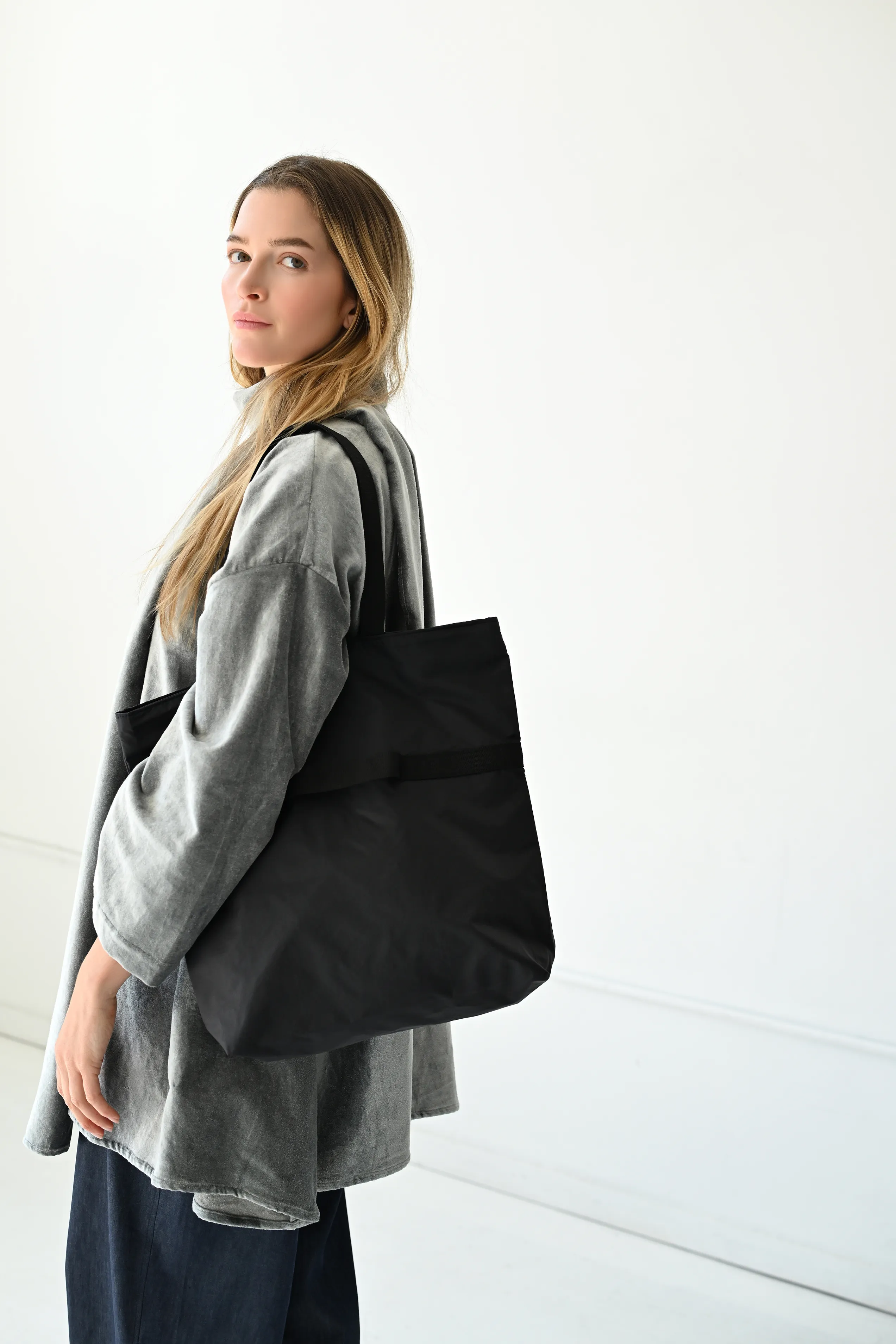 BLACK/BLACK (RN-S-01) sold by 864 product image thumbnail 2