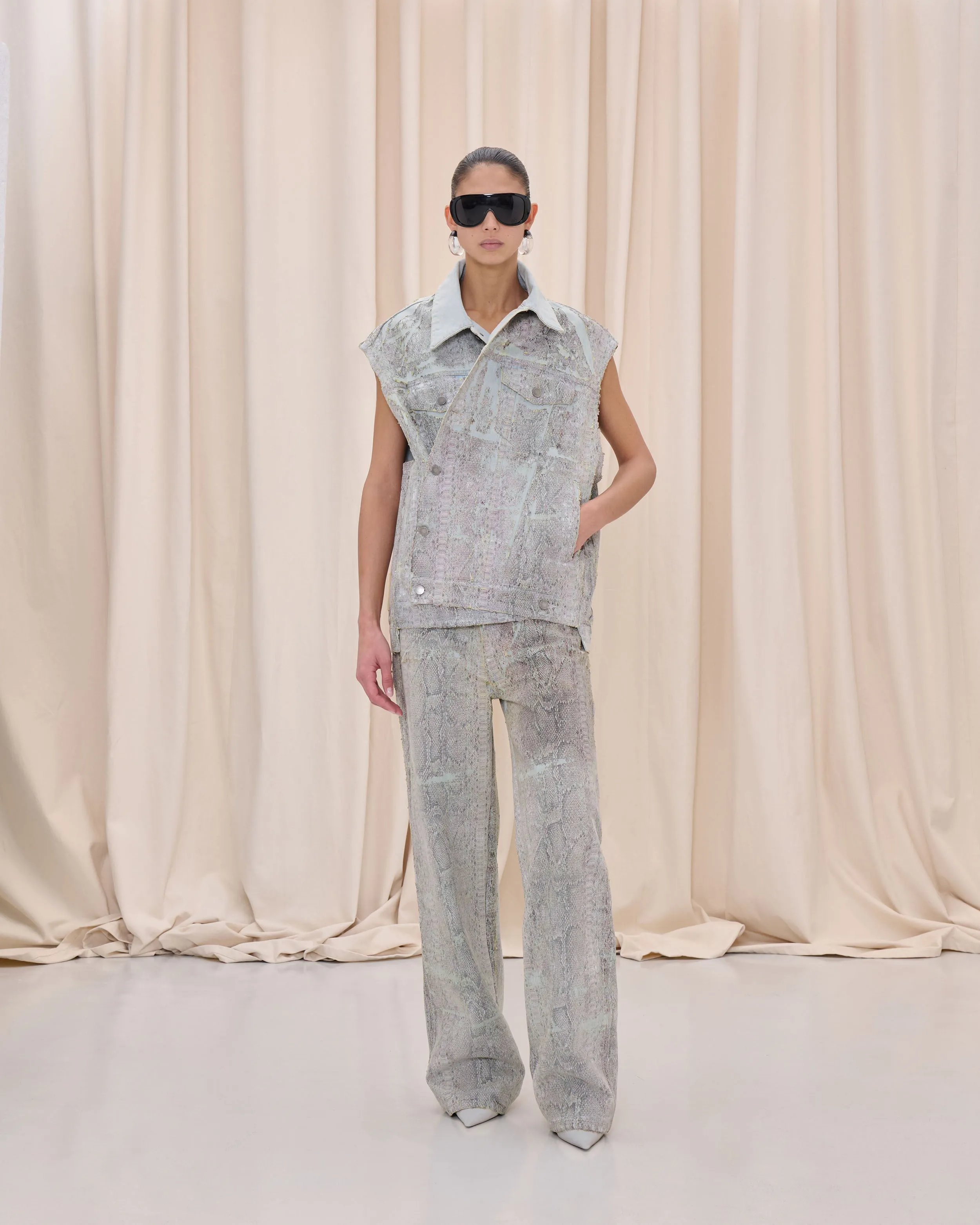 JANETTE GILET // SNAKE sold by Haikure