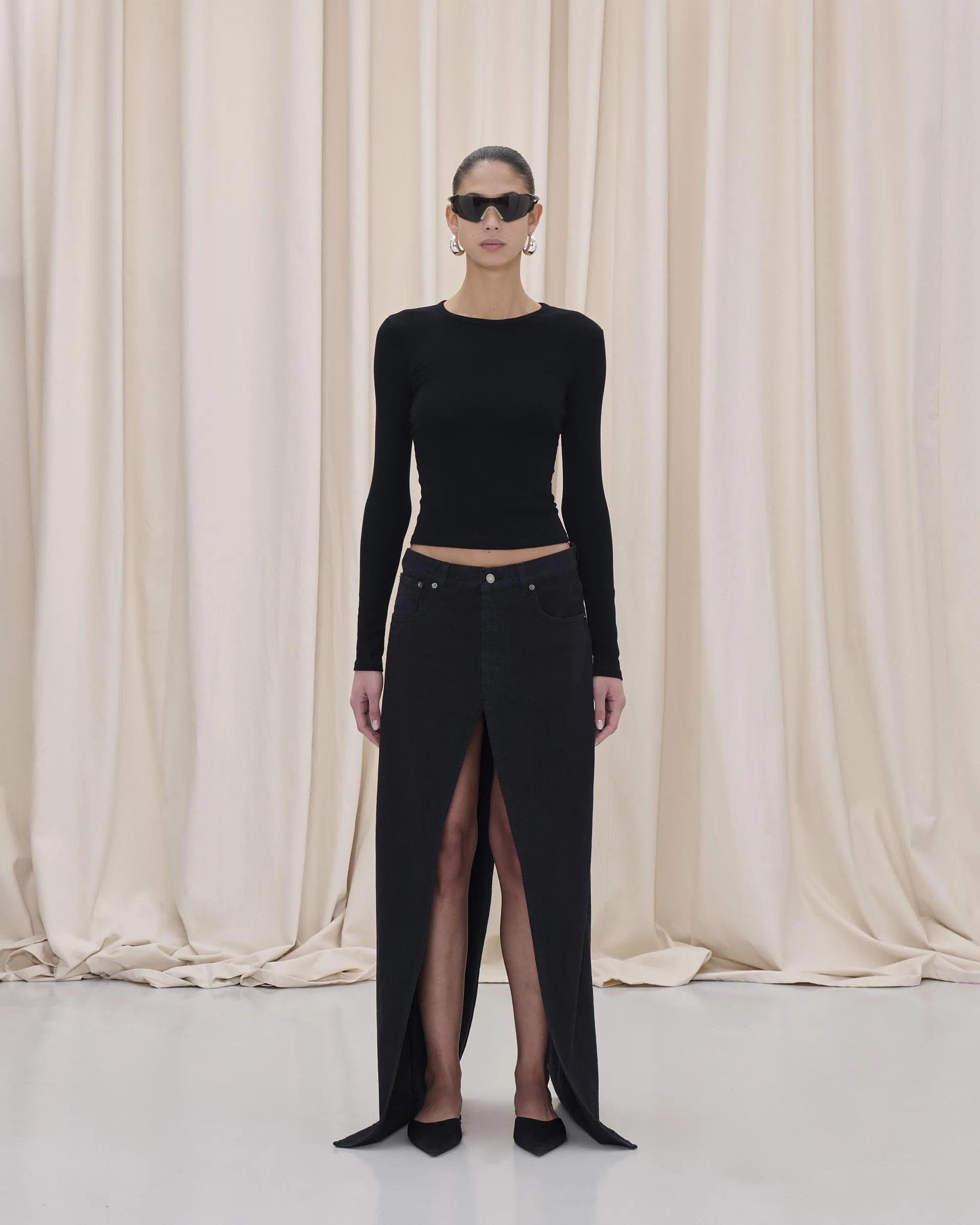 GANA BULL SKIRT // CARBON sold by Haikure product image thumbnail 3
