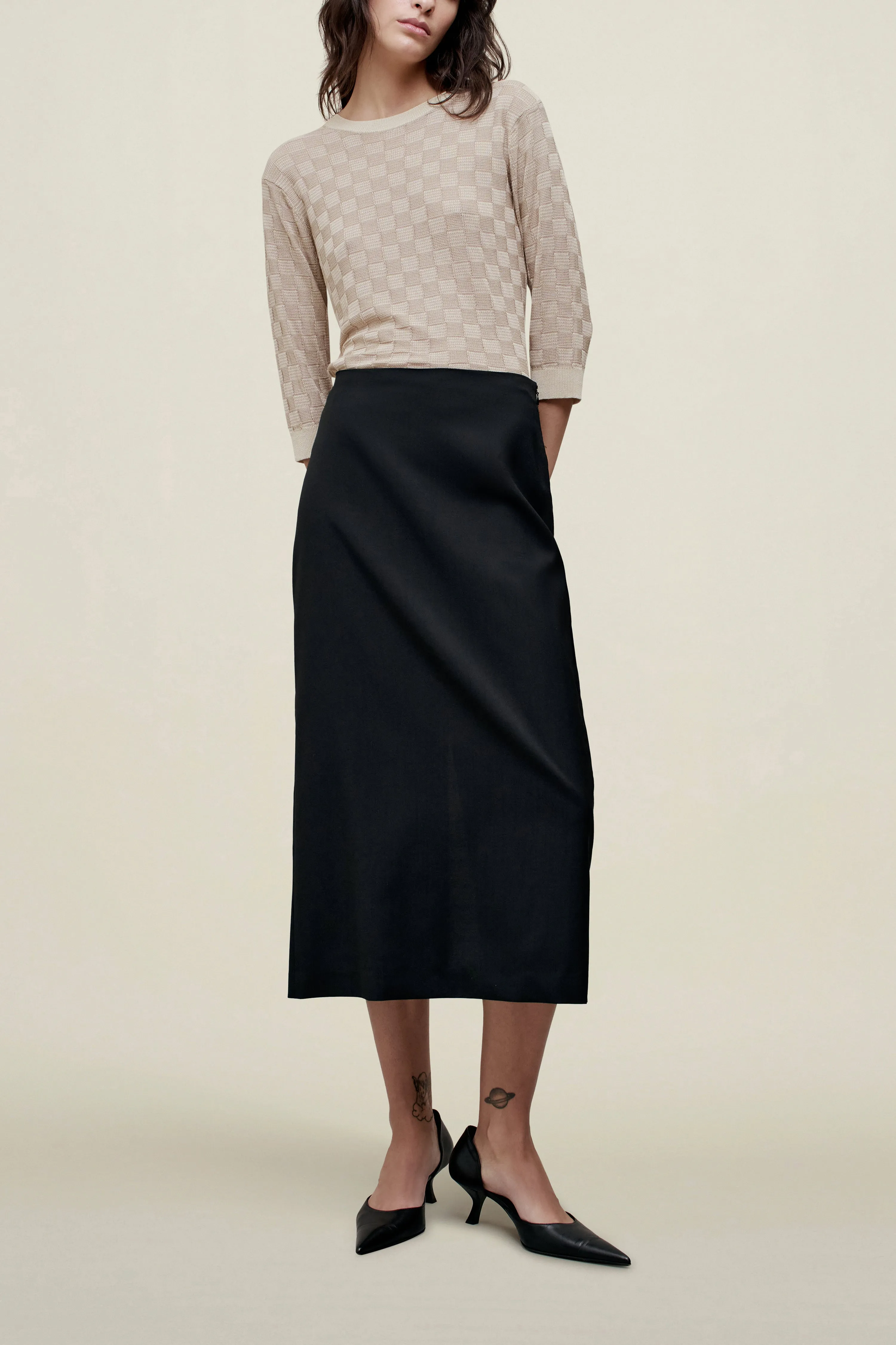 Emilee Pencil Skirt in Tropical Wool sold by Kall Meyer product image thumbnail 3
