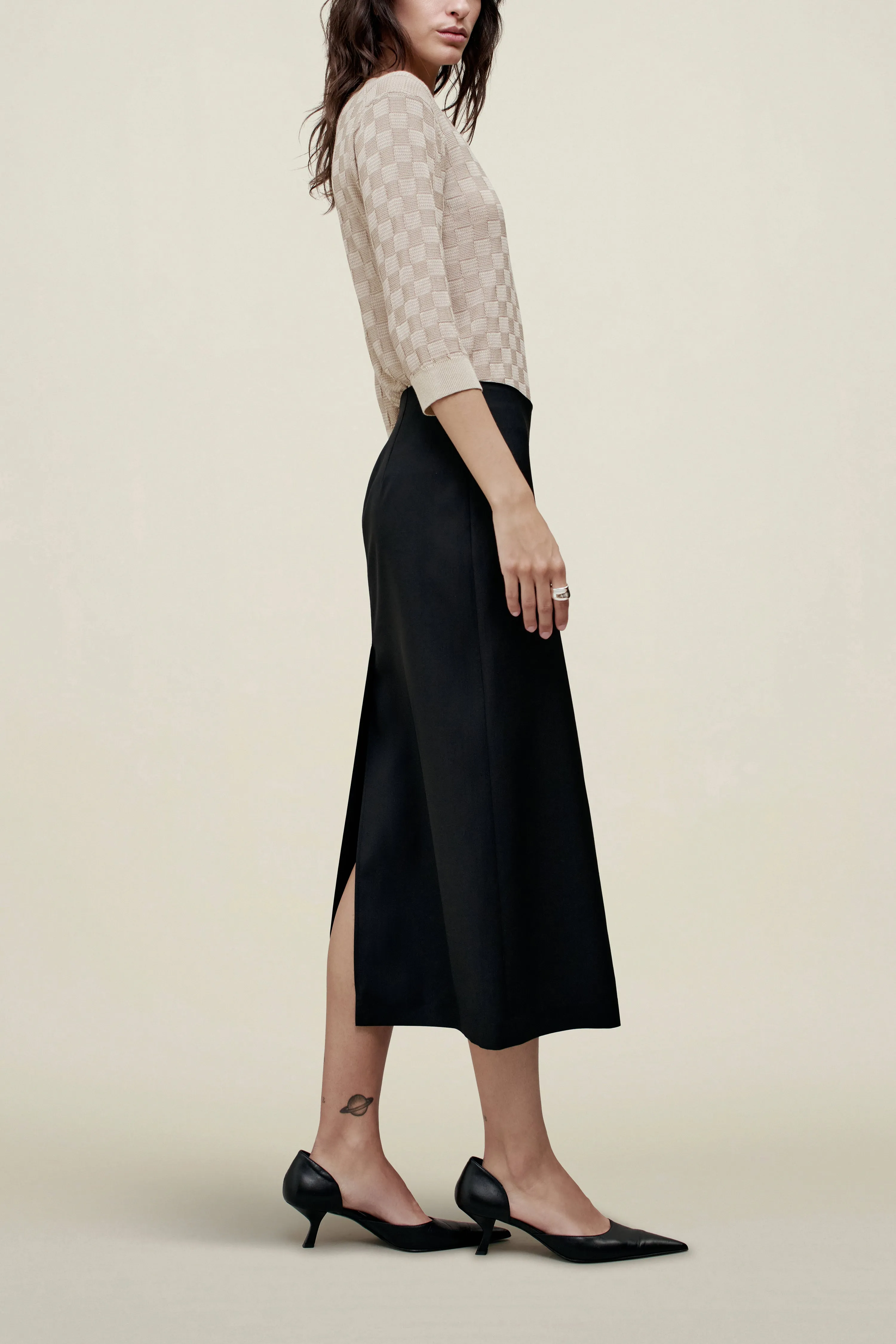 Emilee Pencil Skirt in Tropical Wool sold by Kall Meyer product image thumbnail 4