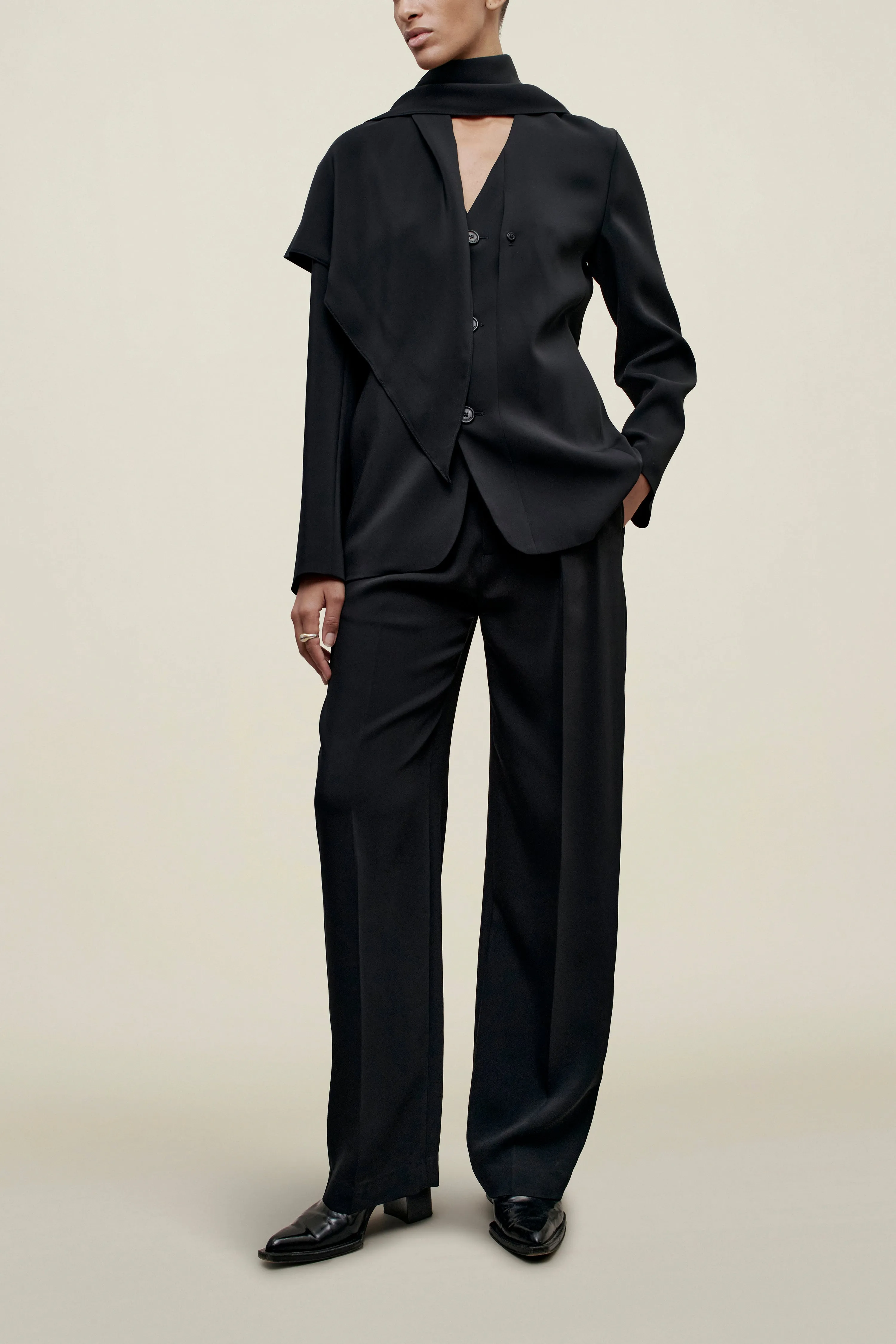 Jamie Scarf Blazer in Viscose Cady sold by Kall Meyer product image thumbnail 5