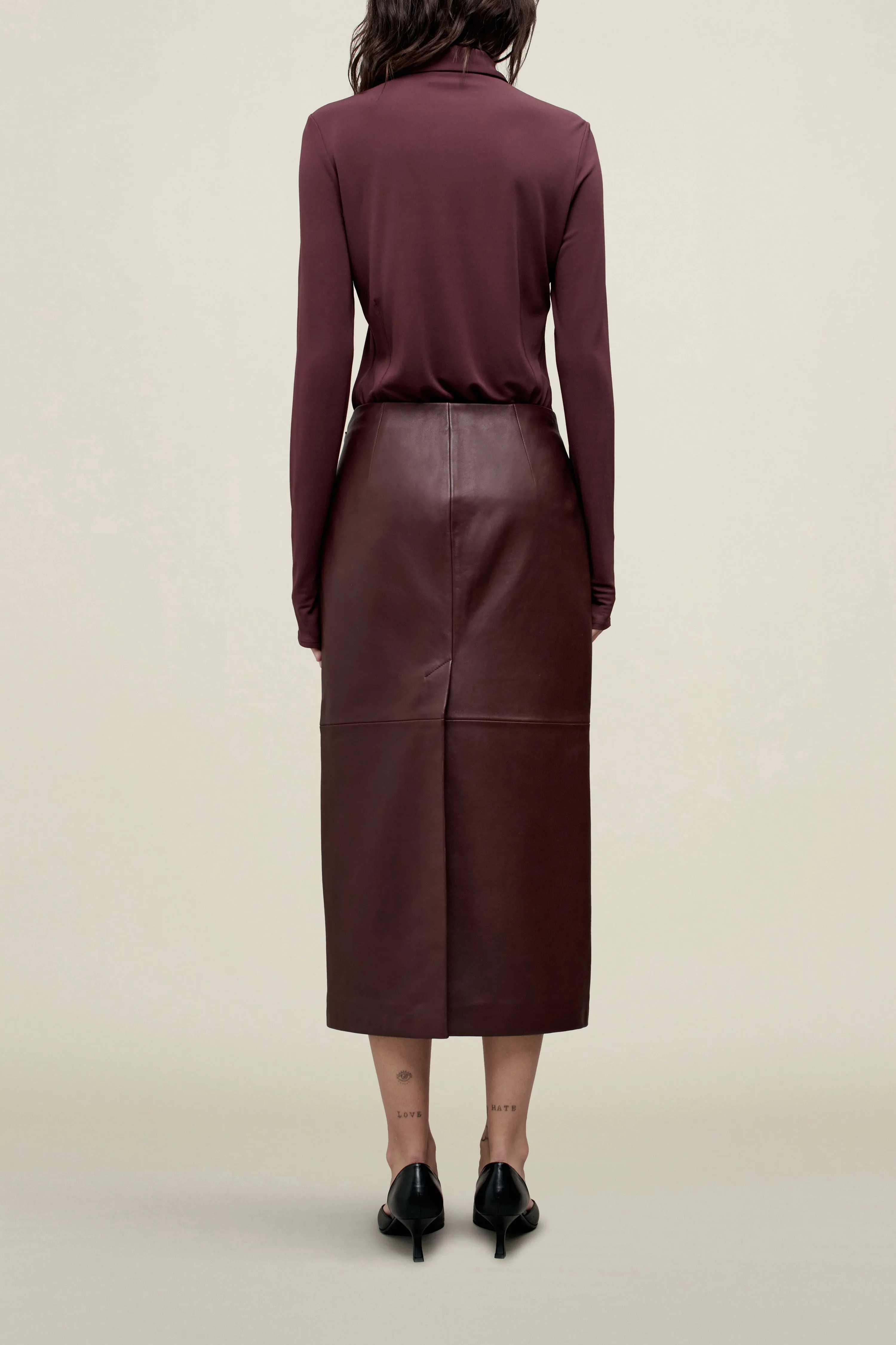 Emilee Pencil Skirt in Lambskin sold by Kall Meyer product image thumbnail 4